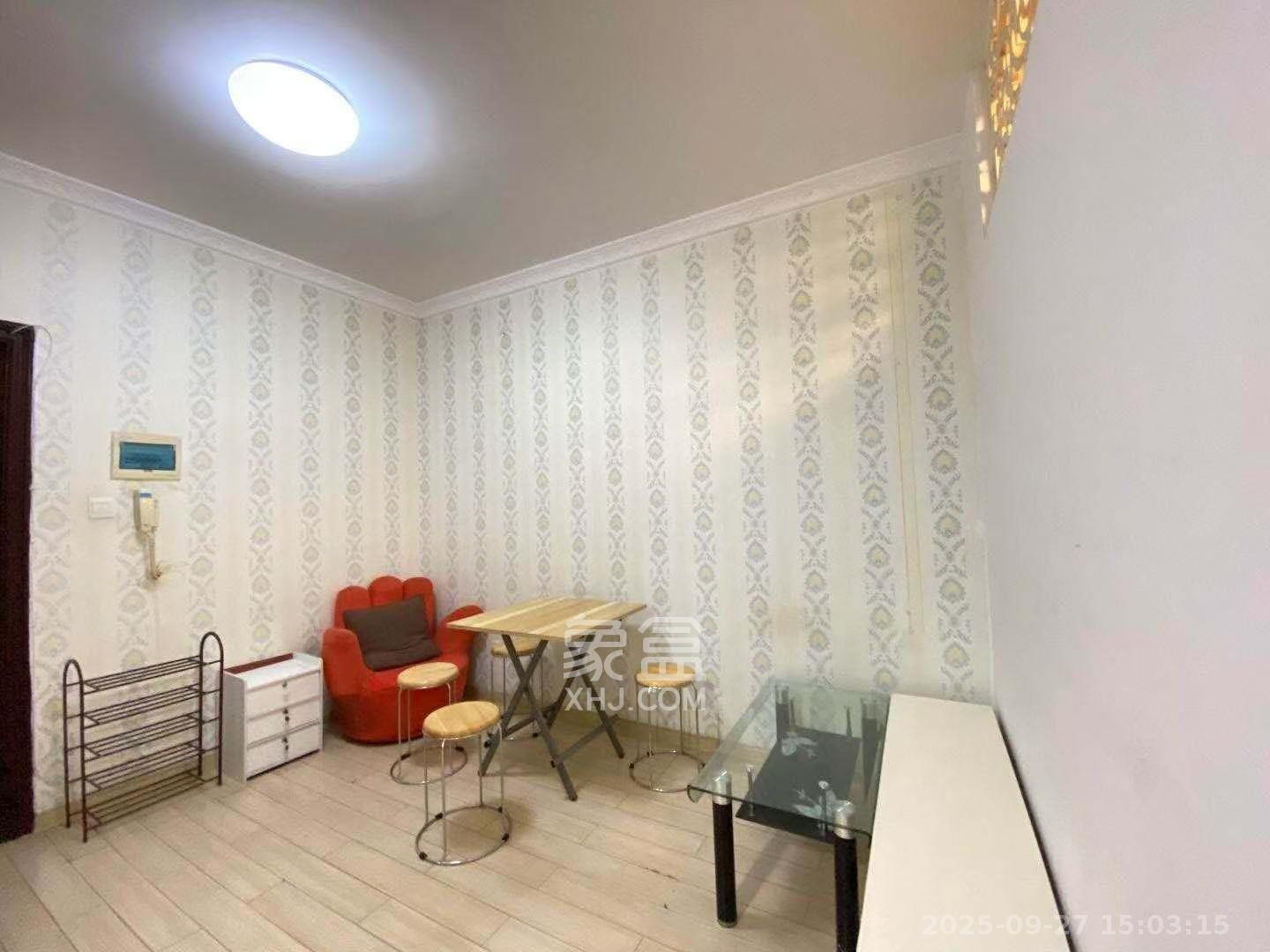 都市晨光  1室1厅1卫   1500.00元/月室内图1