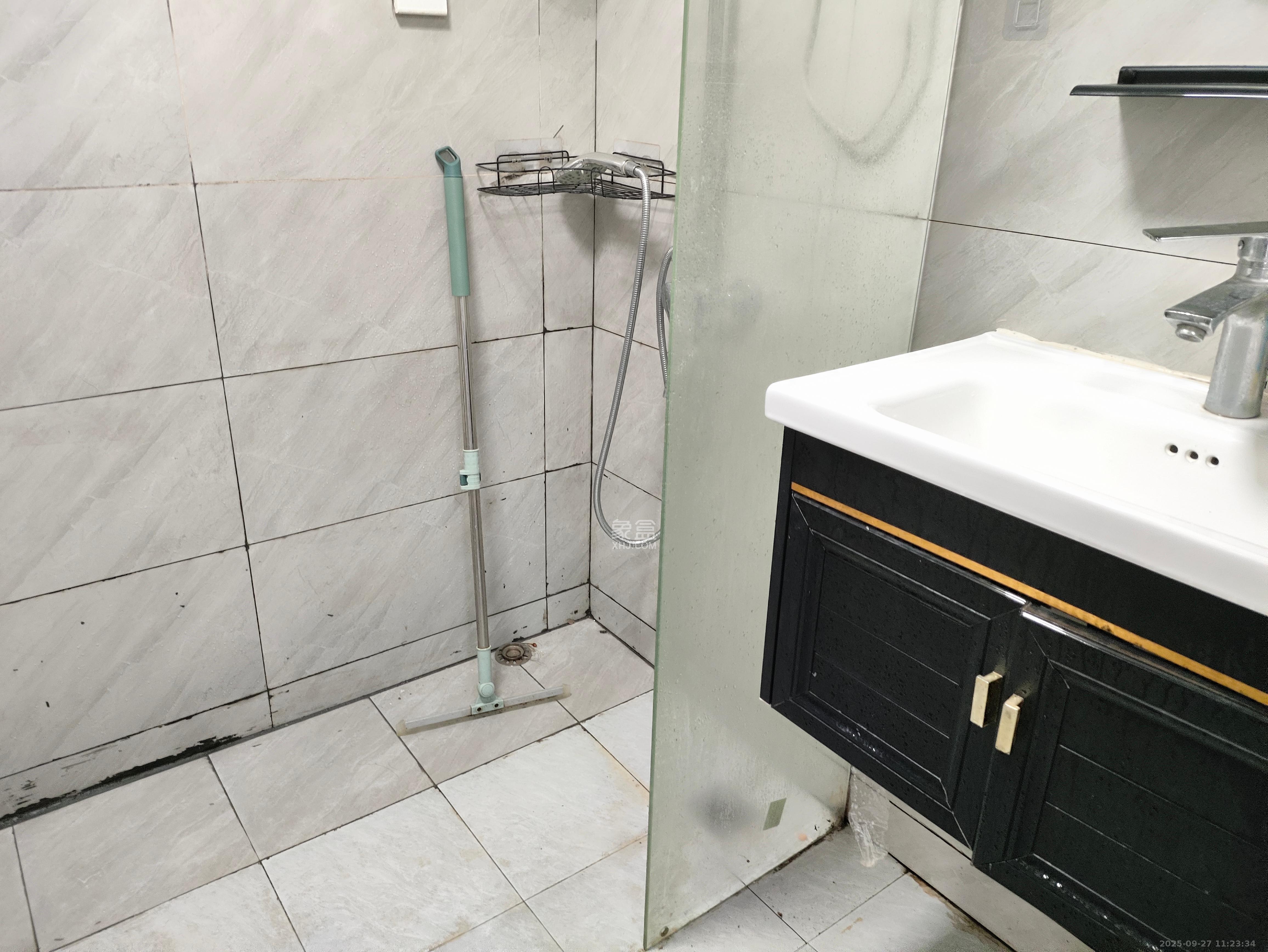 荣盛花语书苑  1室1厅1卫    1900.0元/月室内图