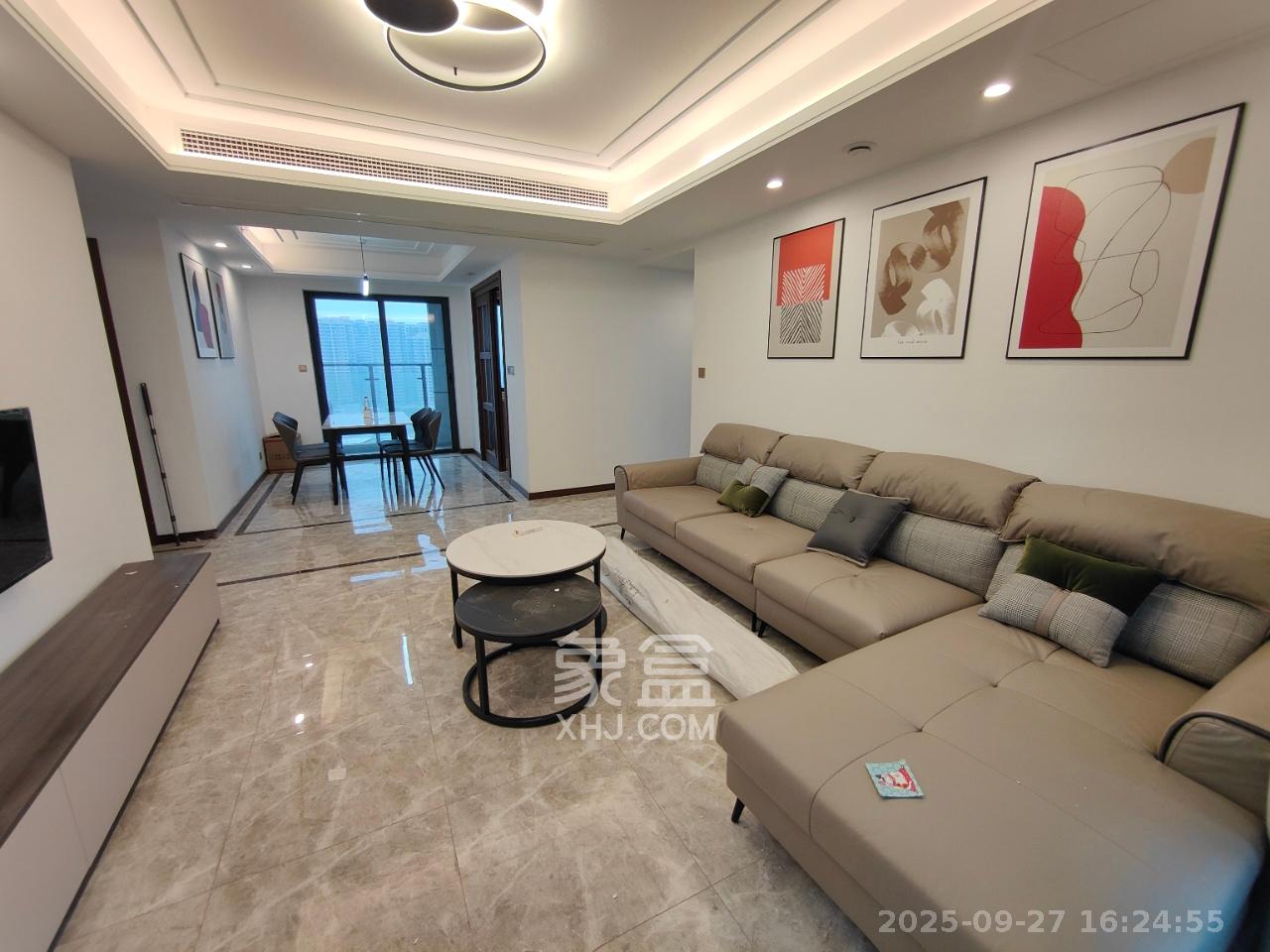 绿地长沙城际空间站(绿地新里佳苑) 4室2厅2卫 3700.0元/月 绿地长沙城际空间站(绿地新里佳苑) 4室2厅2卫 3700.0元/月室内图