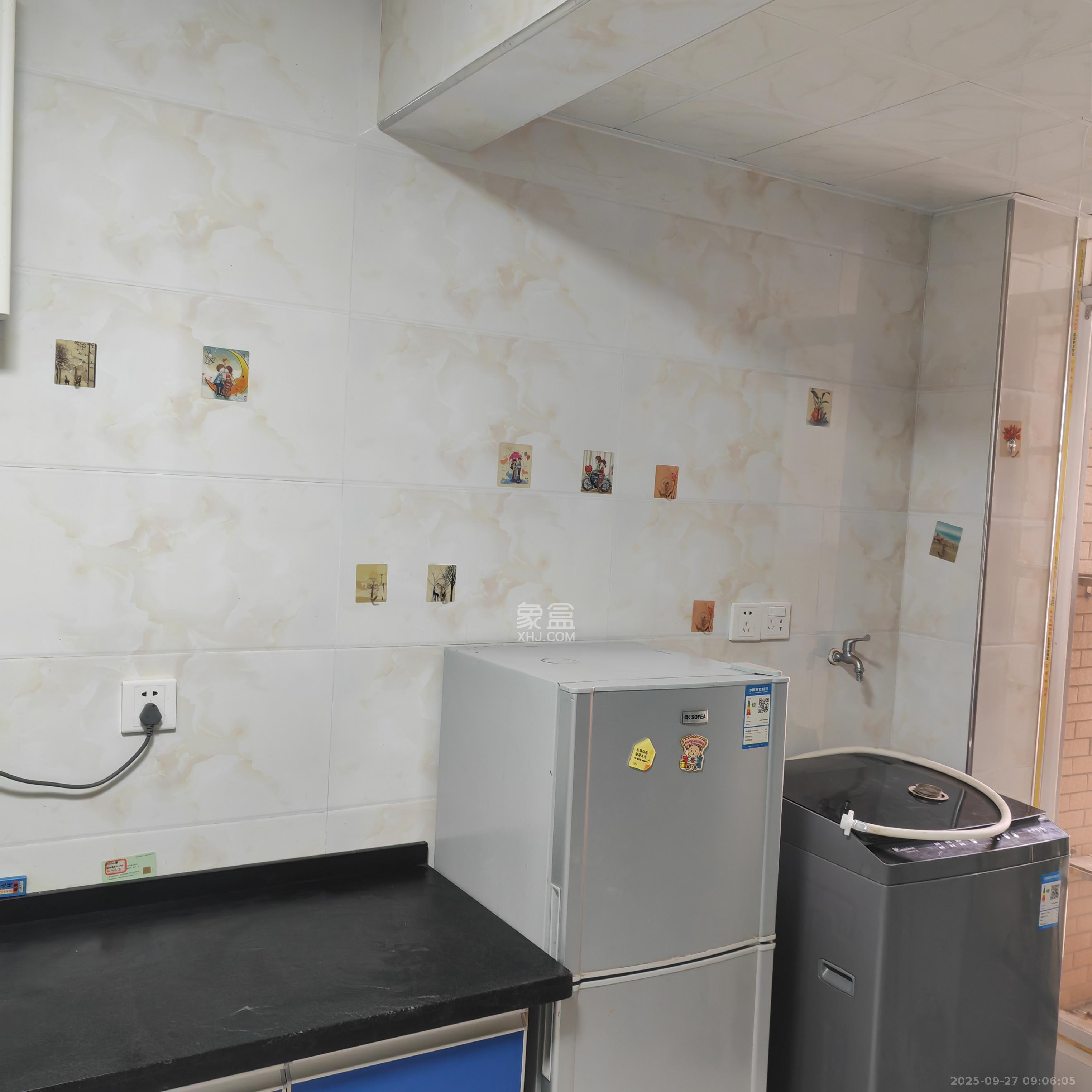 洋湖景园  2室1厅1卫    2300.0元/月室内图