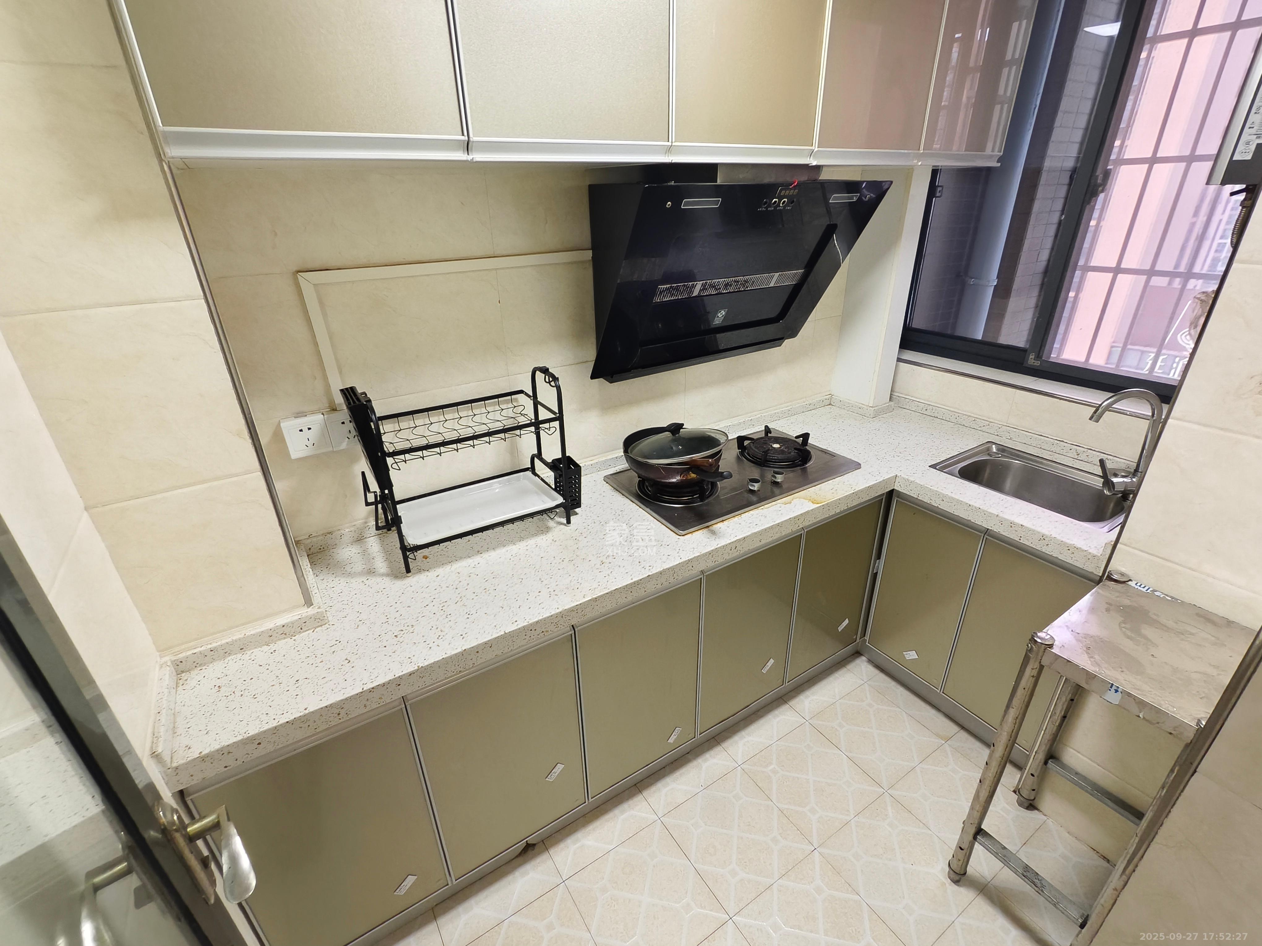 圭塘三小区 1室1厅1卫 1600.0元/月 圭塘三小区 1室1厅1卫 1600.0元/月室内图