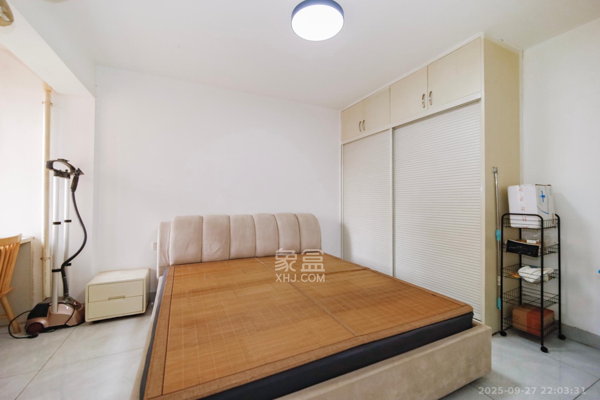 香溢豪庭  2室1厅1卫    78.8万卧室