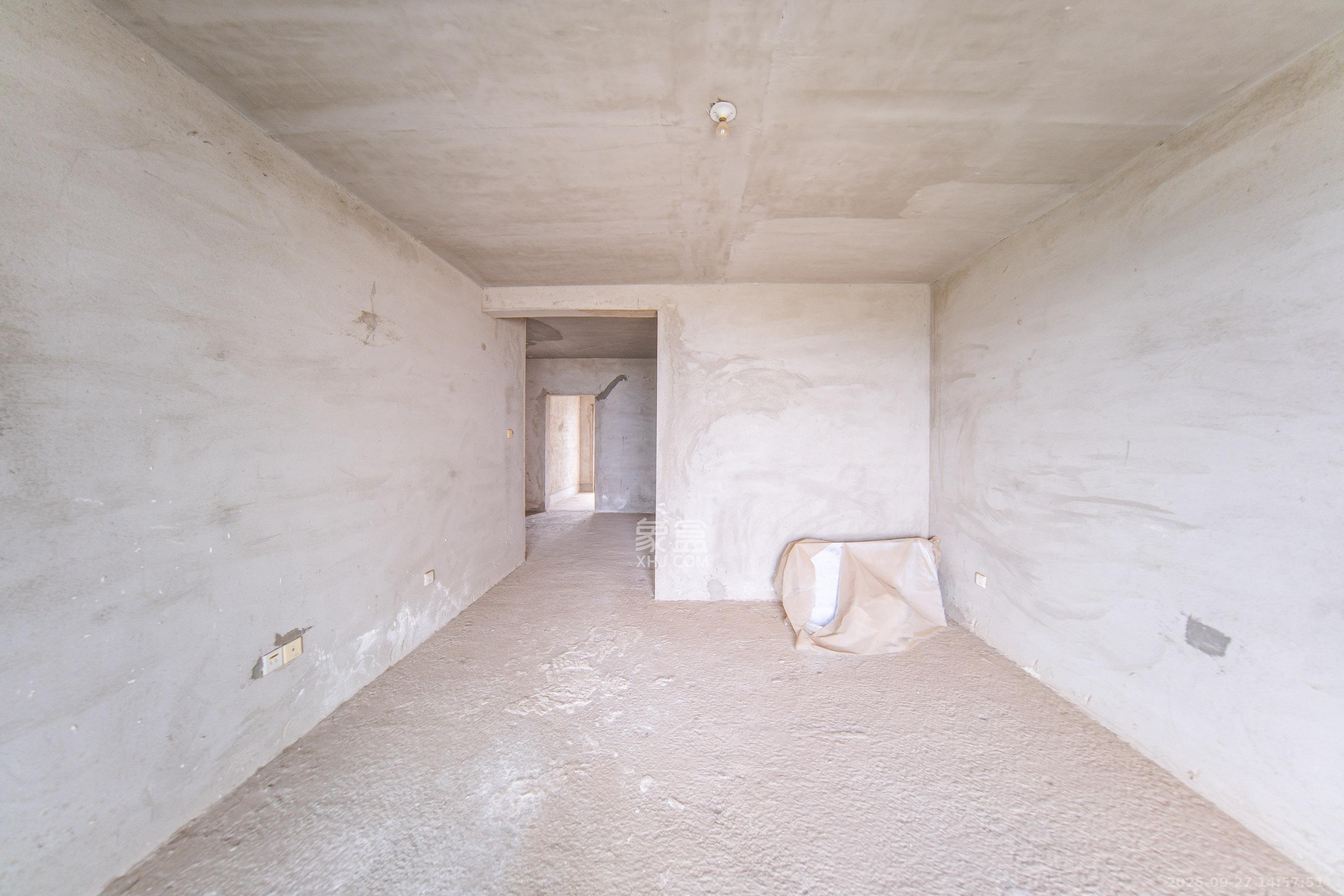 江滨家园 3室2厅1卫 50.88万 江滨家园 3室2厅1卫 50.88万客厅