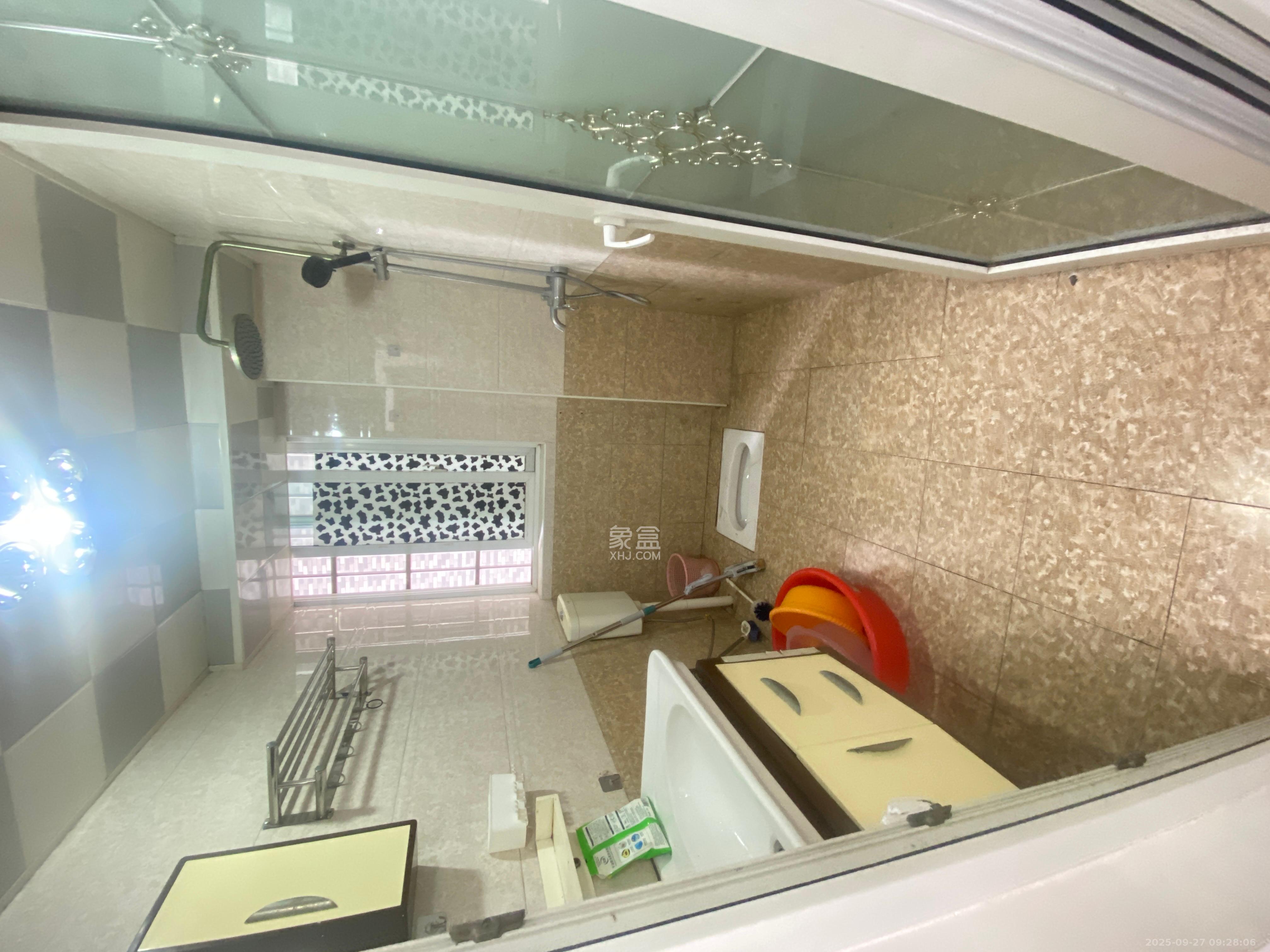 明天一城 2室2厅1卫 1400.0元/月 明天一城 2室2厅1卫 1400.0元/月室内图