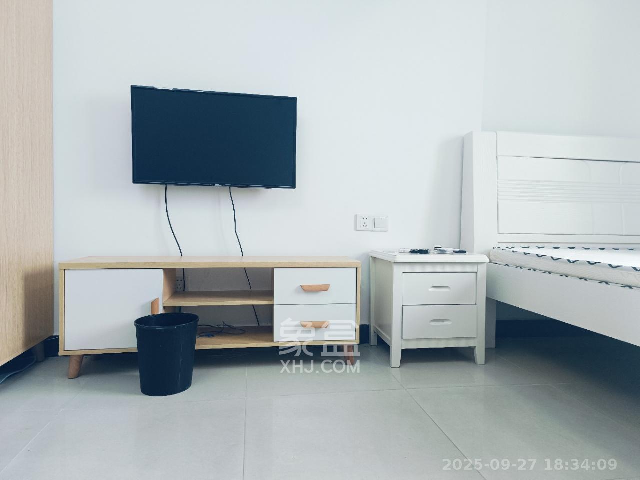 观园国际公寓  1室1厅1卫    1800.0元/月室内图