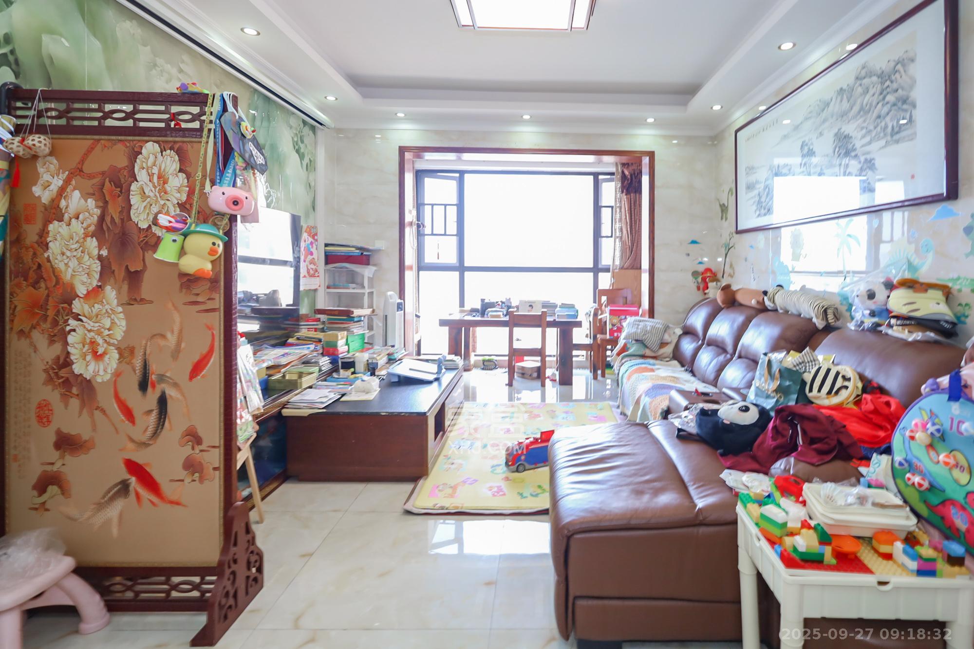 世茂外滩里（世茂铂翠湾三期）  3室2厅1卫    3980.0元/月室内图