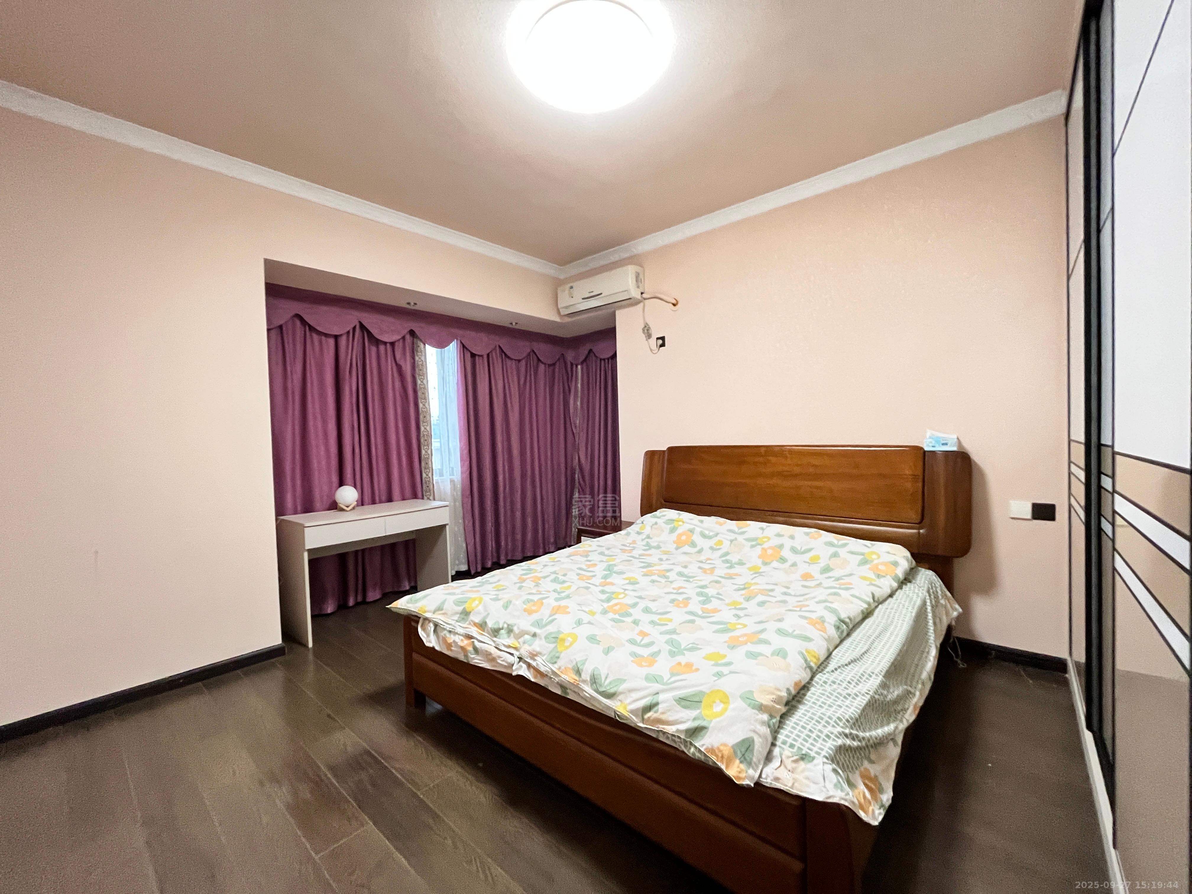 颐景园 3室2厅2卫 1700.0元/月 颐景园 3室2厅2卫 1700.0元/月室内图