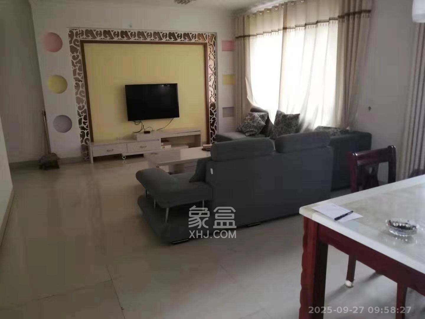 华润凤凰城二期 3室2厅2卫 2050.0元/月 华润凤凰城二期 3室2厅2卫 2050.0元/月室内图