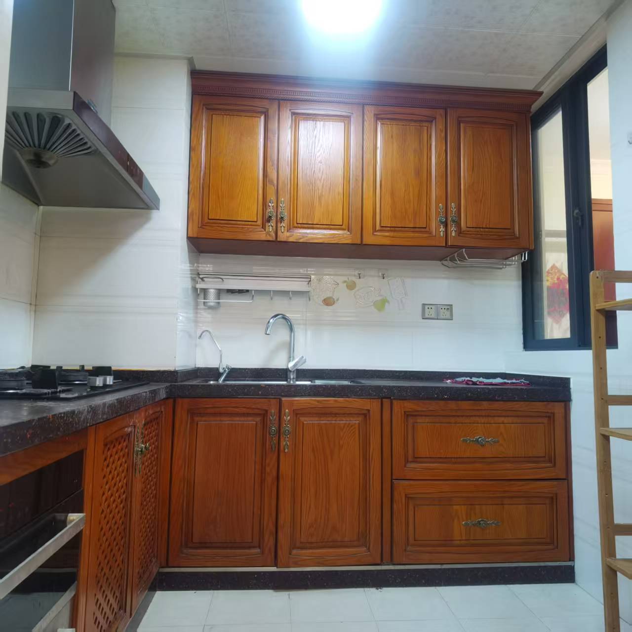 五源河公寓A区 3室2厅2卫 2500.0元/月 五源河公寓A区 3室2厅2卫 2500.0元/月室内图