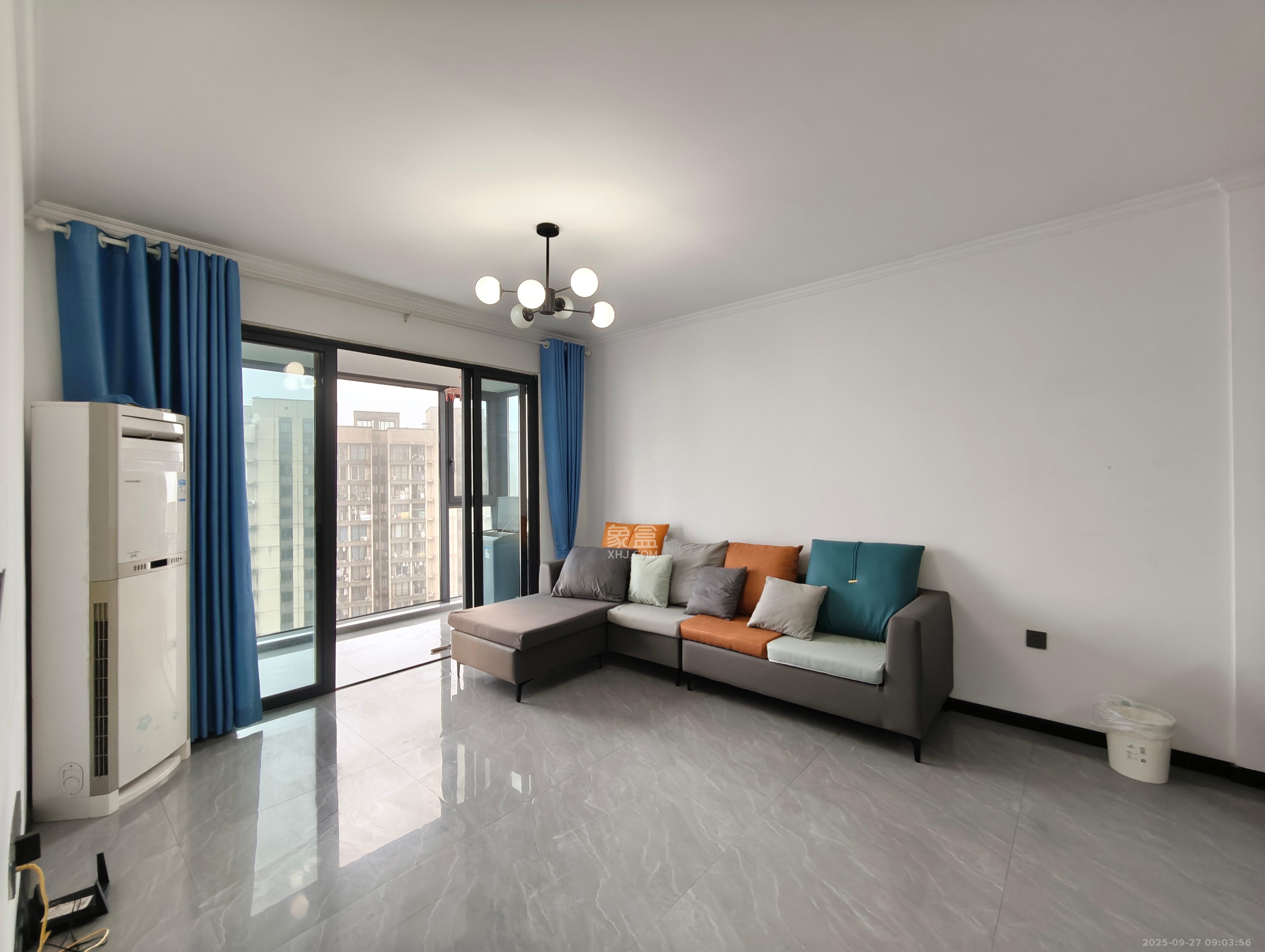 金侨风华府  3室2厅2卫    2500.0元/月室内图