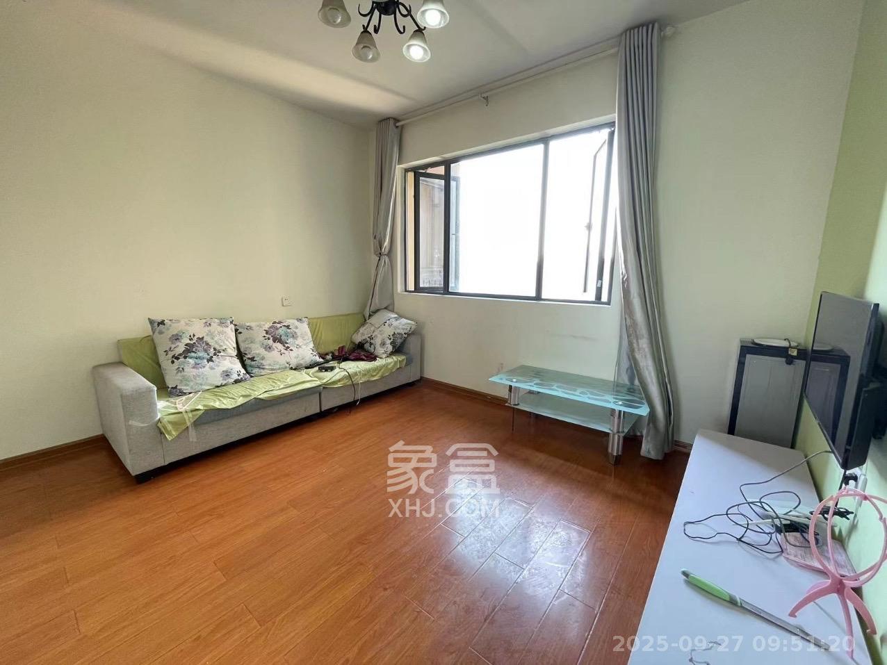 荣盛花语书苑 3室2厅1卫 2400.0元/月 荣盛花语书苑 3室2厅1卫 2400.0元/月室内图