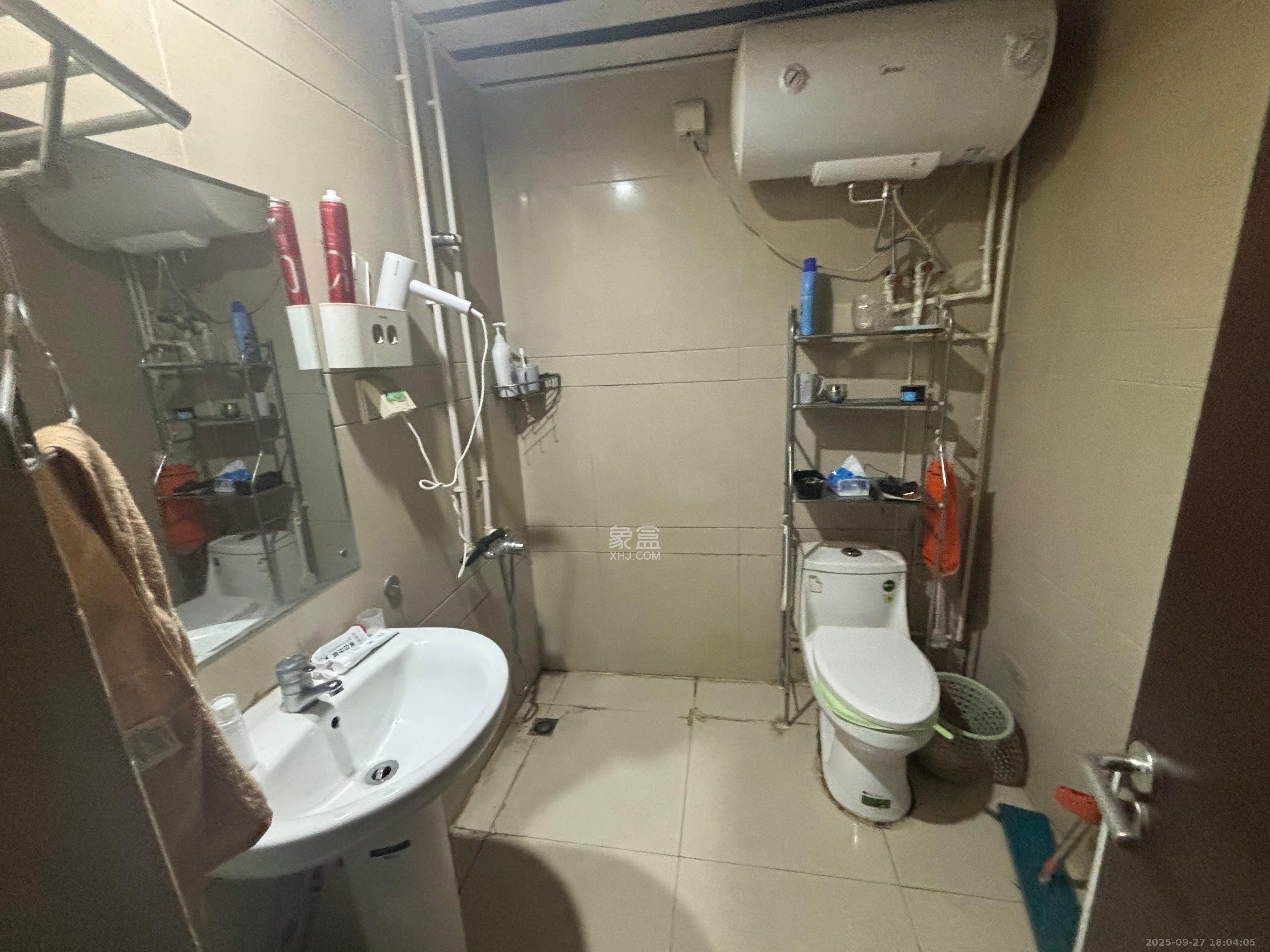 标志商务中心 1室1厅1卫 1500.0元/月 标志商务中心 1室1厅1卫 1500.0元/月室内图