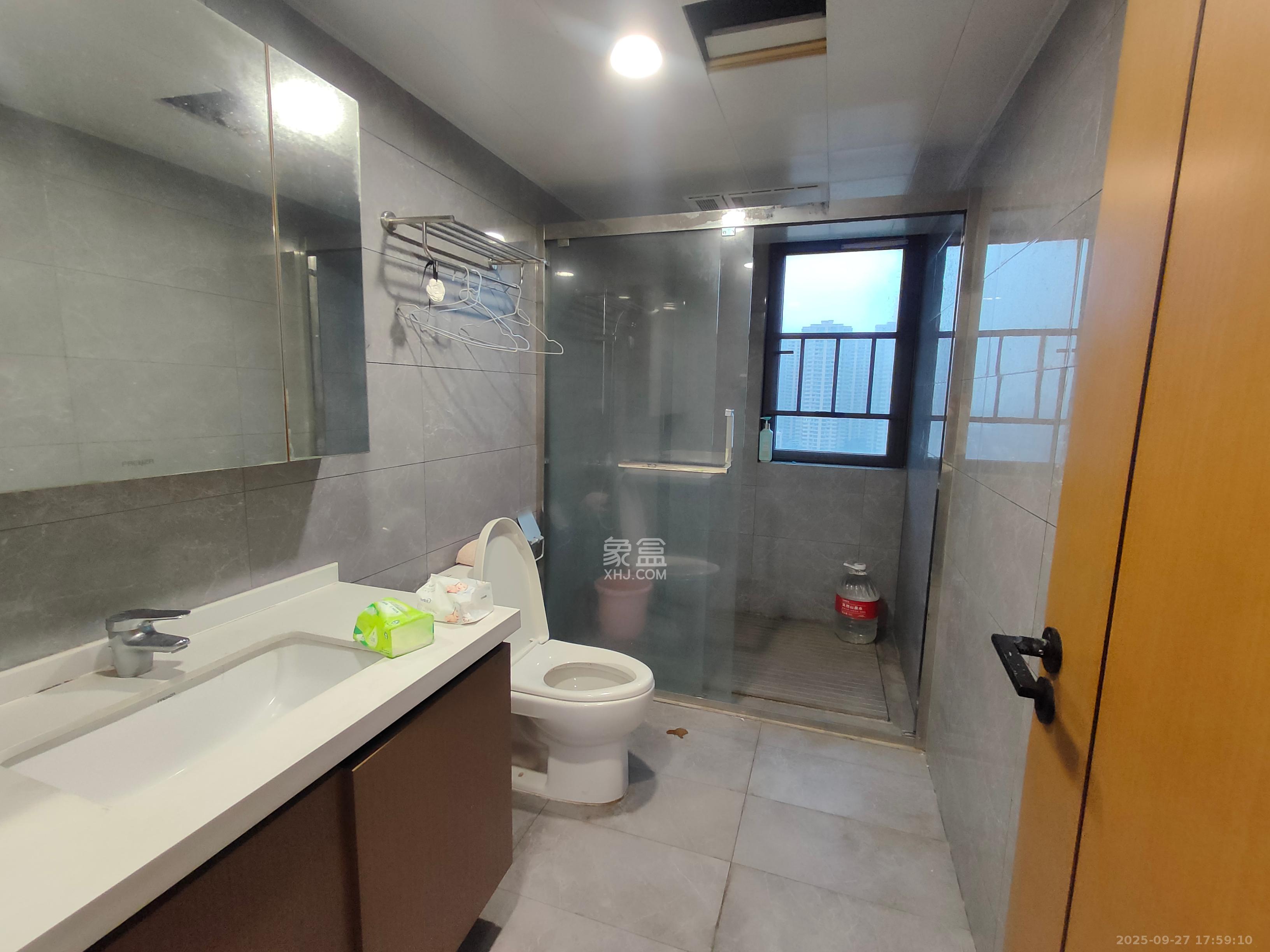 润和美郡（润和紫郡五期）  4室2厅2卫    2500.0元/月室内图