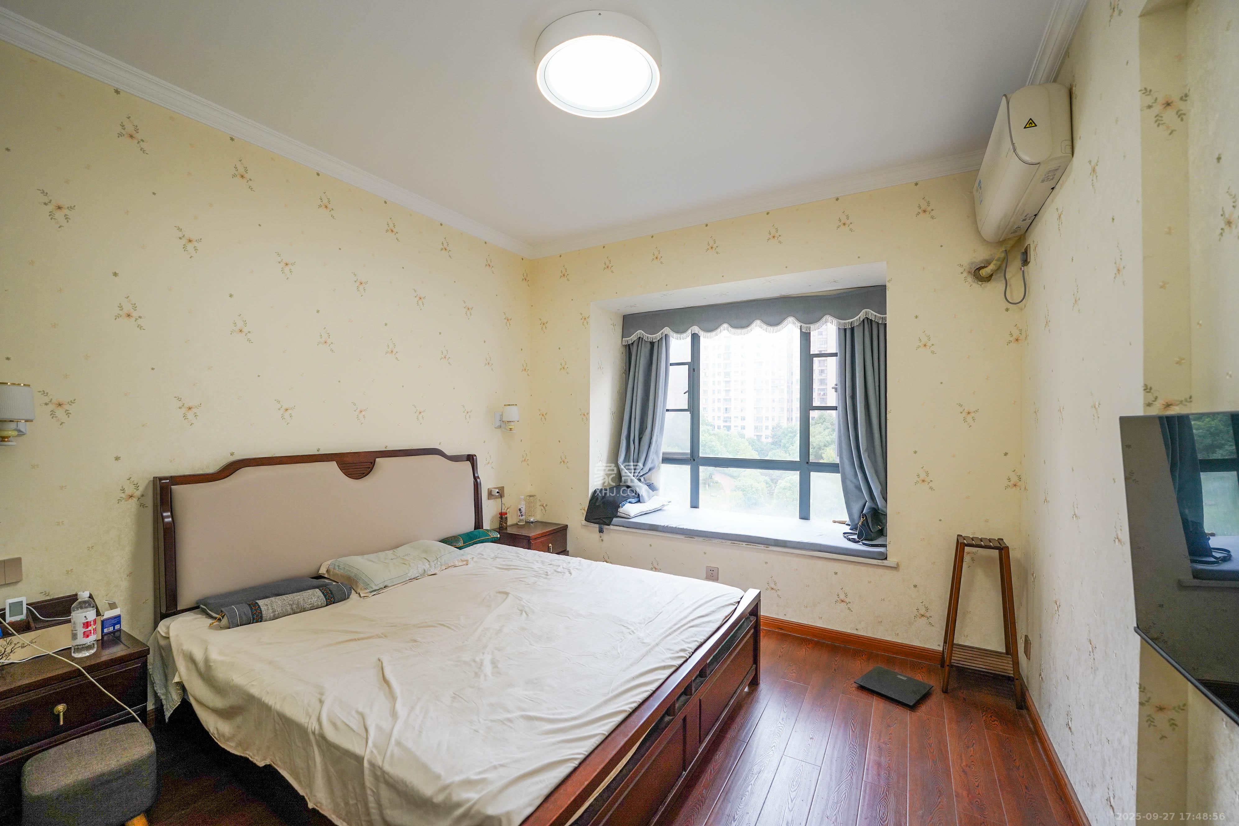 和美星城  3室2厅2卫    110.0万卧室