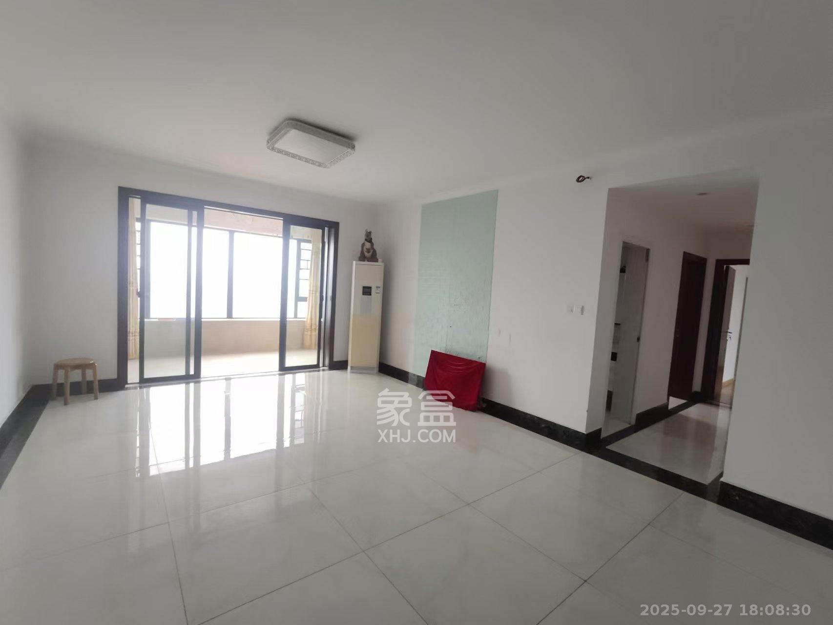 长房天翼未来城  3室2厅1卫    3900.0元/月 长房天翼未来城  3室2厅1卫    3900.0元/月