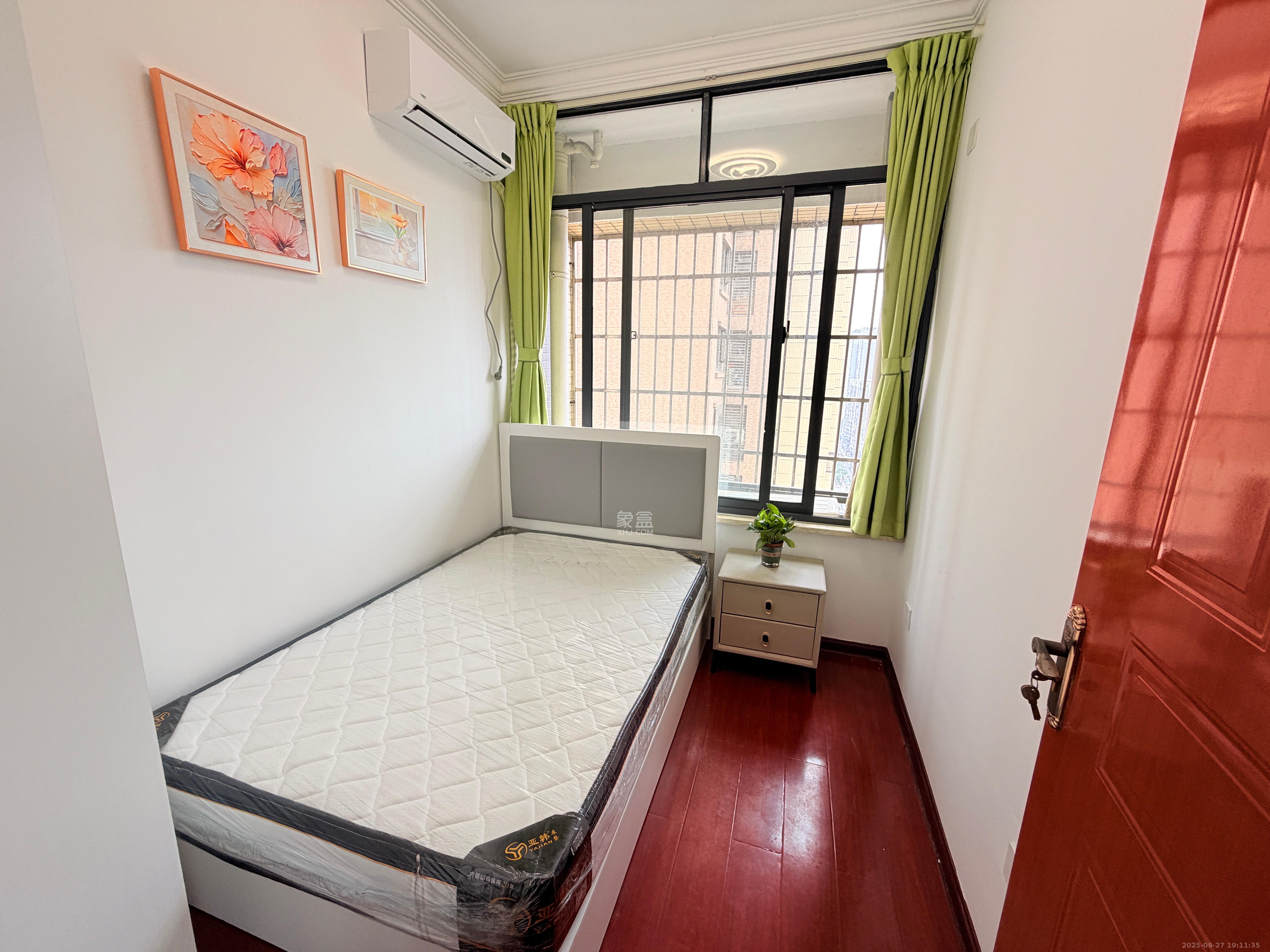 华润五彩城 3室2厅1卫 2000.0元/月 华润五彩城 3室2厅1卫 2000.0元/月室内图