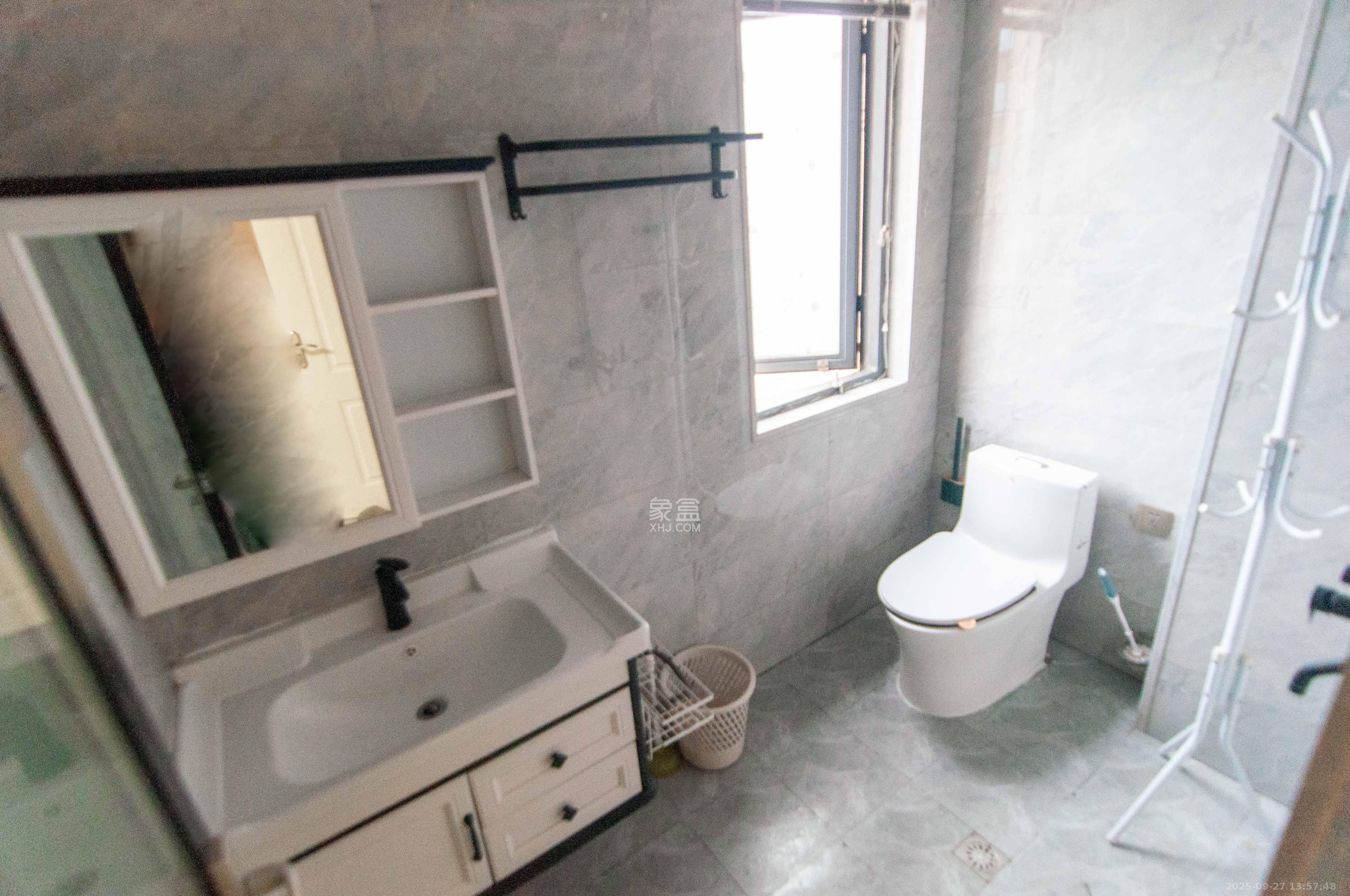 振业城三期 4室2厅2卫 140.0万 振业城三期 4室2厅2卫 140.0万卫生间