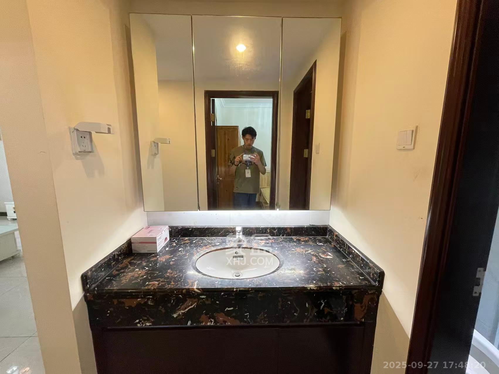 恒大雅苑 3室2厅2卫 2400.0元/月 恒大雅苑 3室2厅2卫 2400.0元/月室内图