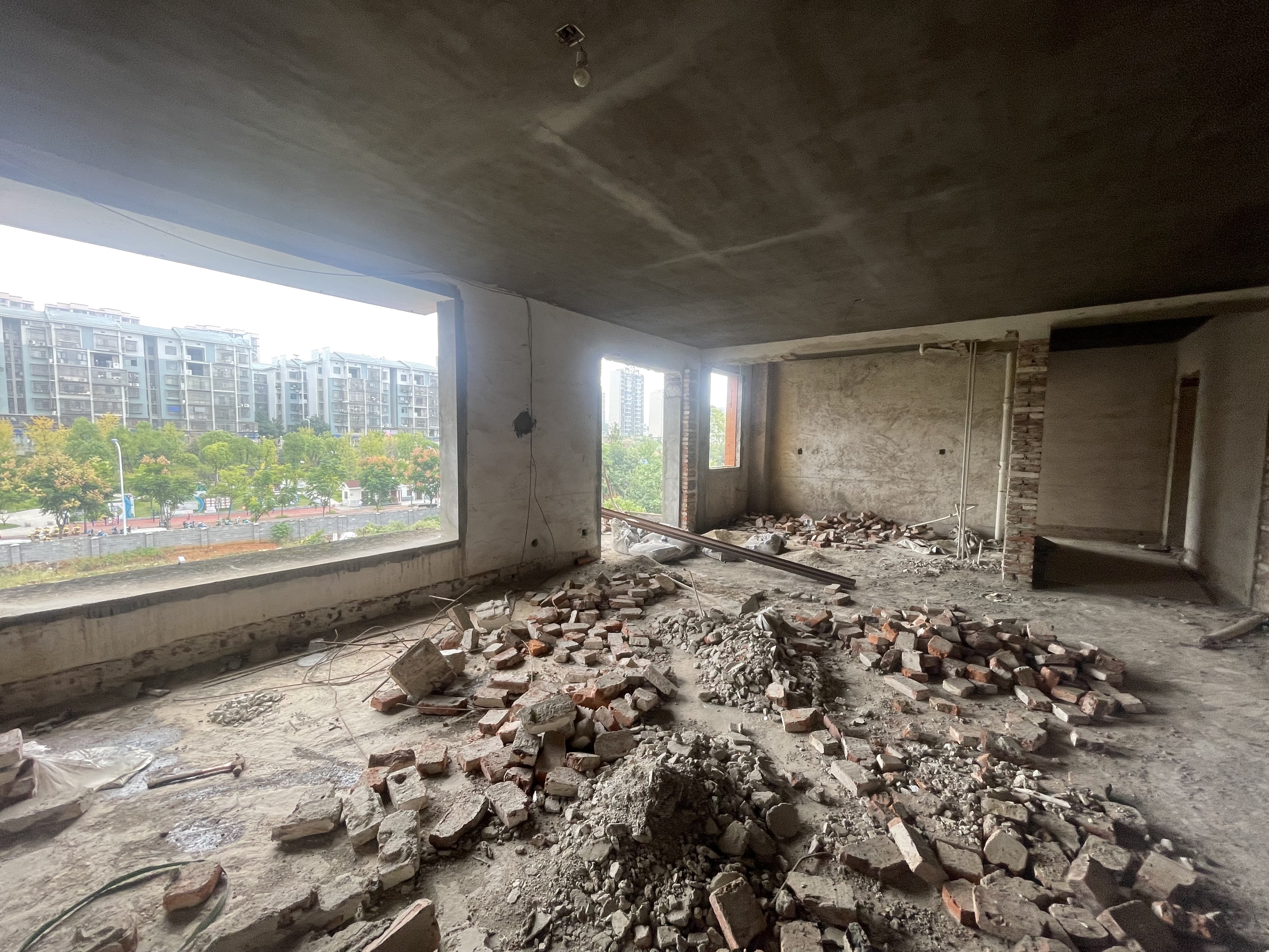 娄底市民政局 5室2厅2卫 74.8万 娄底市民政局 5室2厅2卫 74.8万客厅