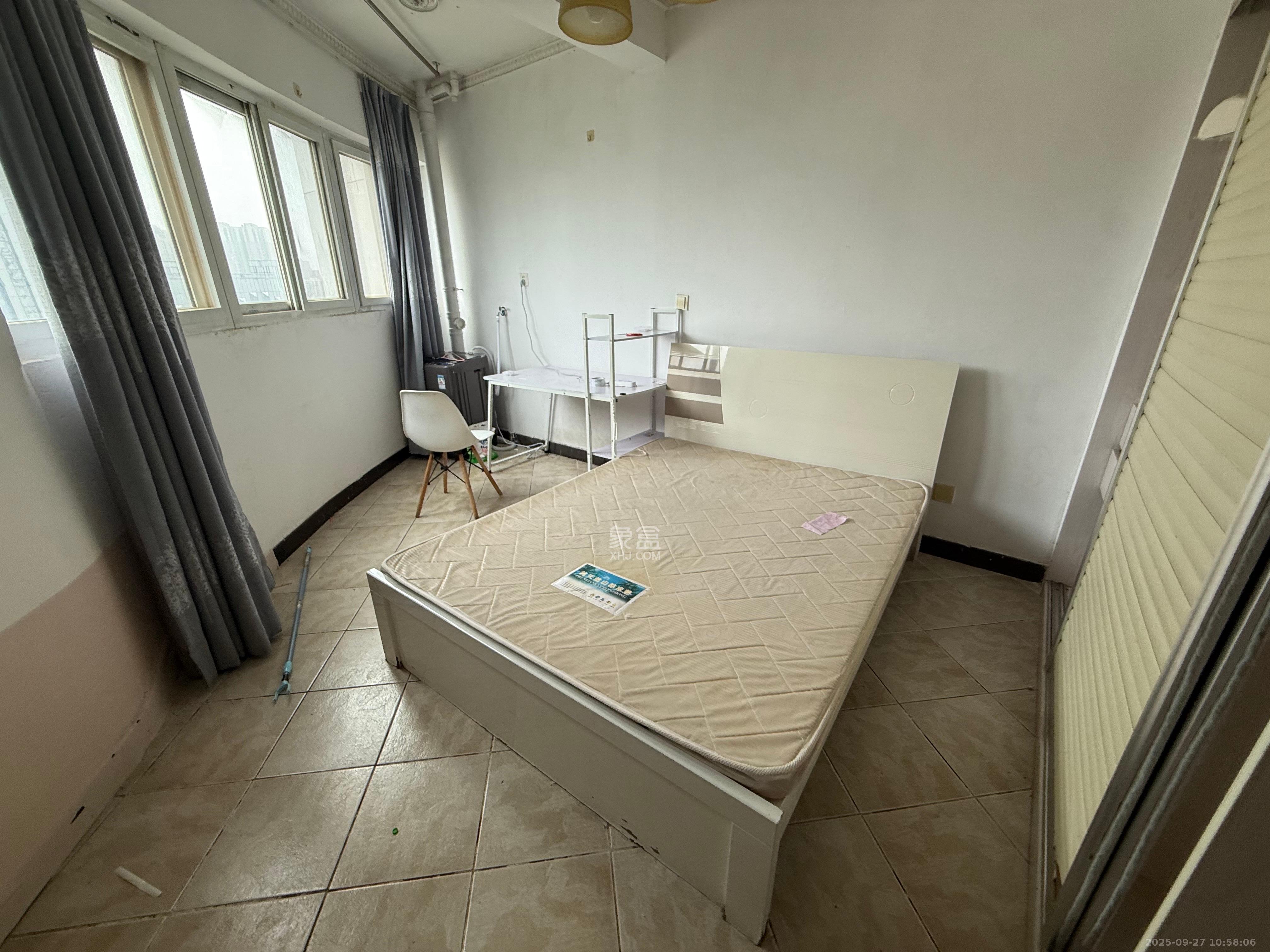 2076至高点  1室0厅1卫    1200.0元/月