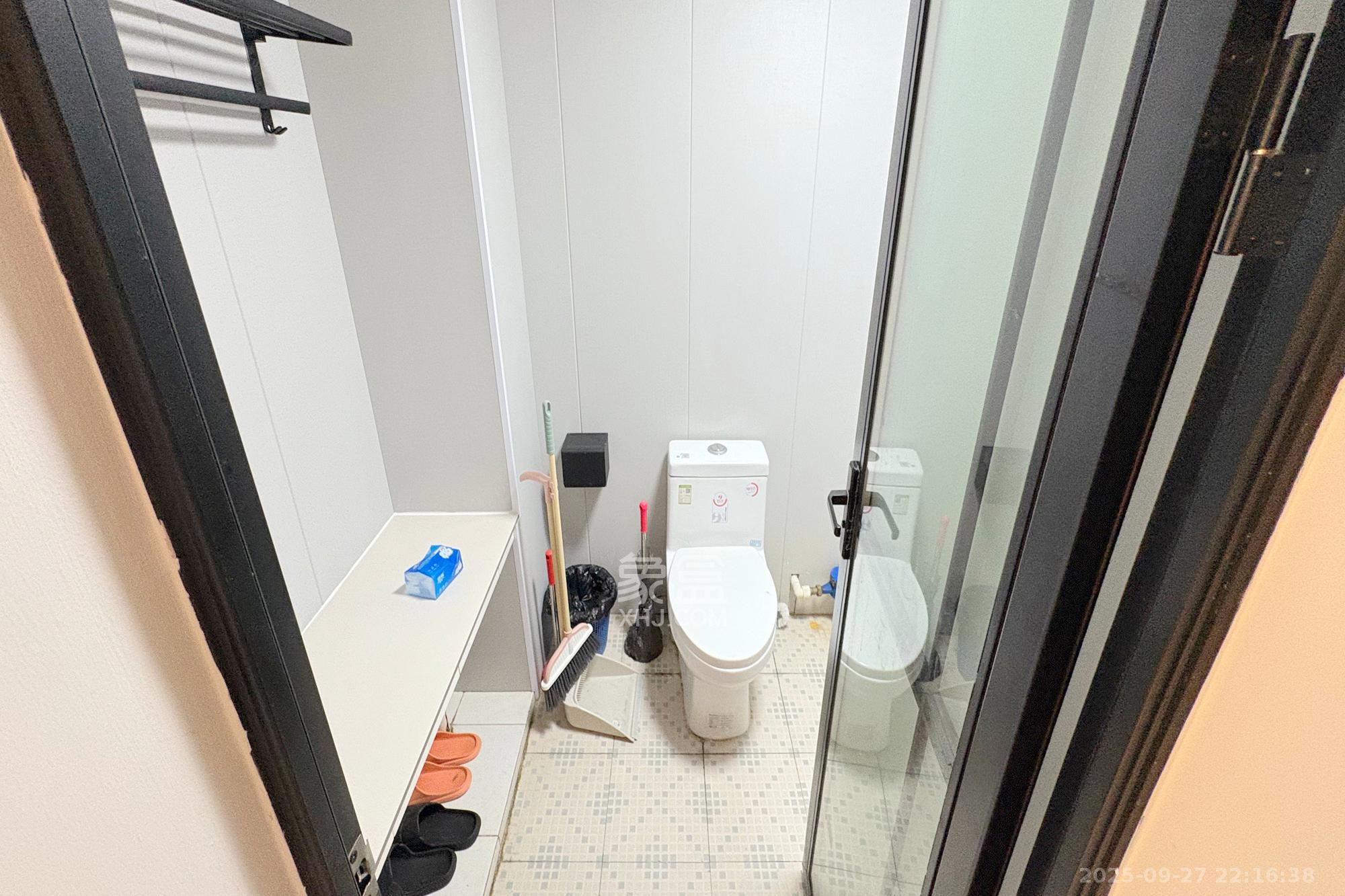 七彩丽都 1室1厅1卫 45.0万 七彩丽都 1室1厅1卫 45.0万卫生间