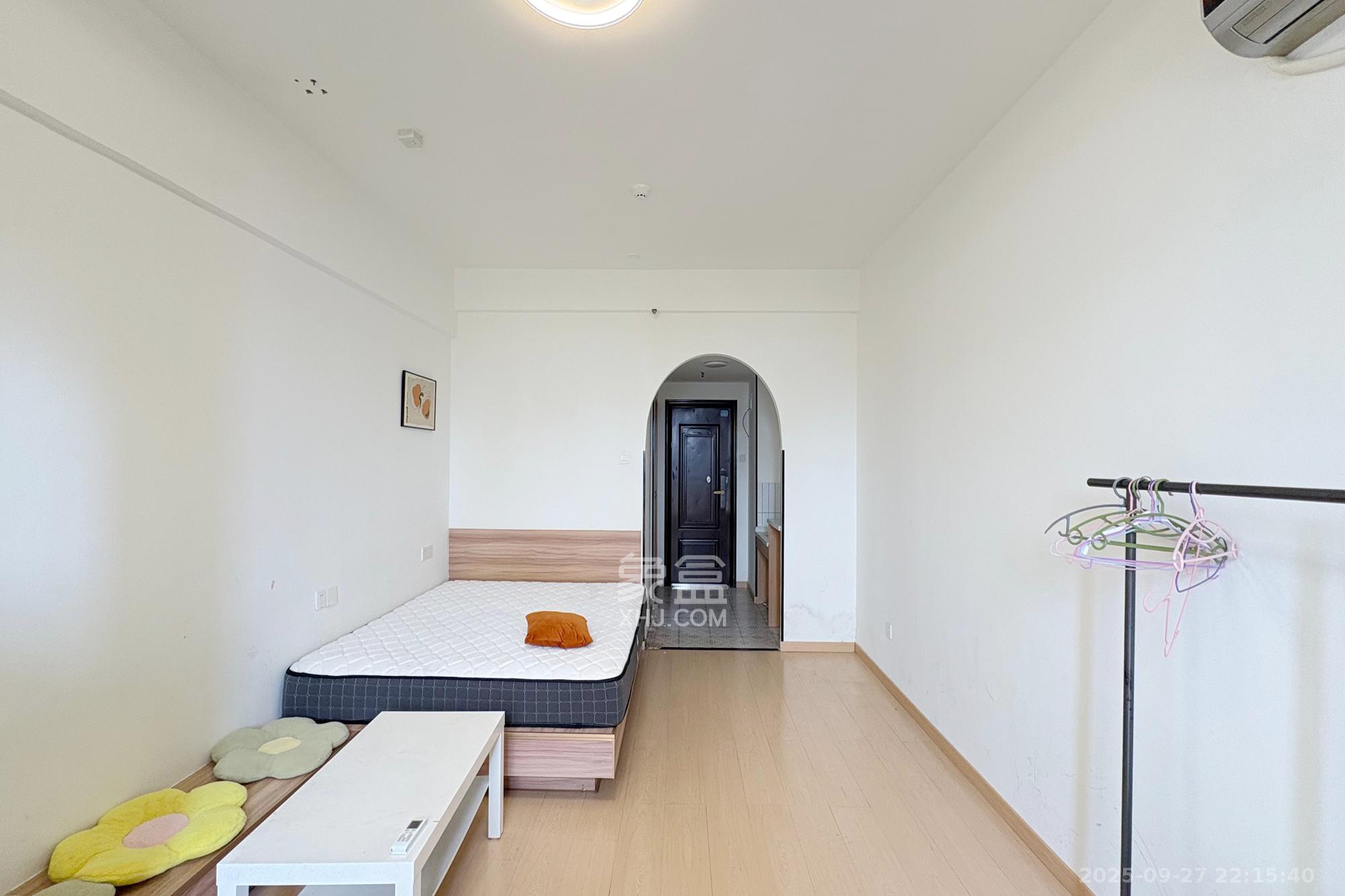 七彩丽都 1室1厅1卫 45.0万 七彩丽都 1室1厅1卫 45.0万客厅