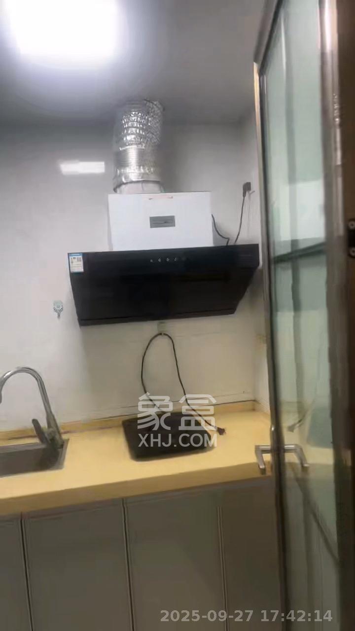 和馨园  1室1厅1卫    1100.0元/月室内图