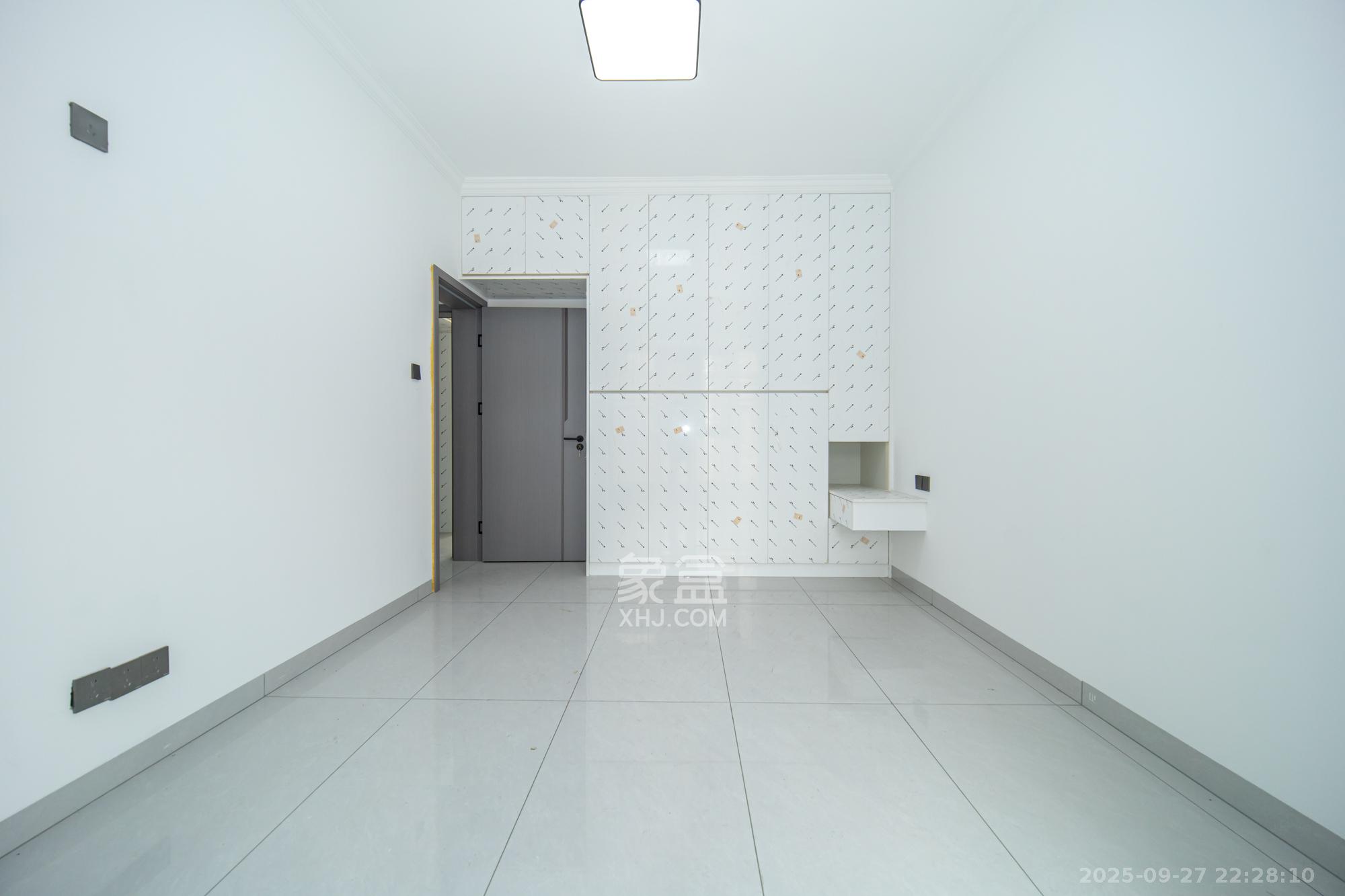 楚天世纪城西苑 3室2厅2卫 69.8万 楚天世纪城西苑 3室2厅2卫 69.8万卧室