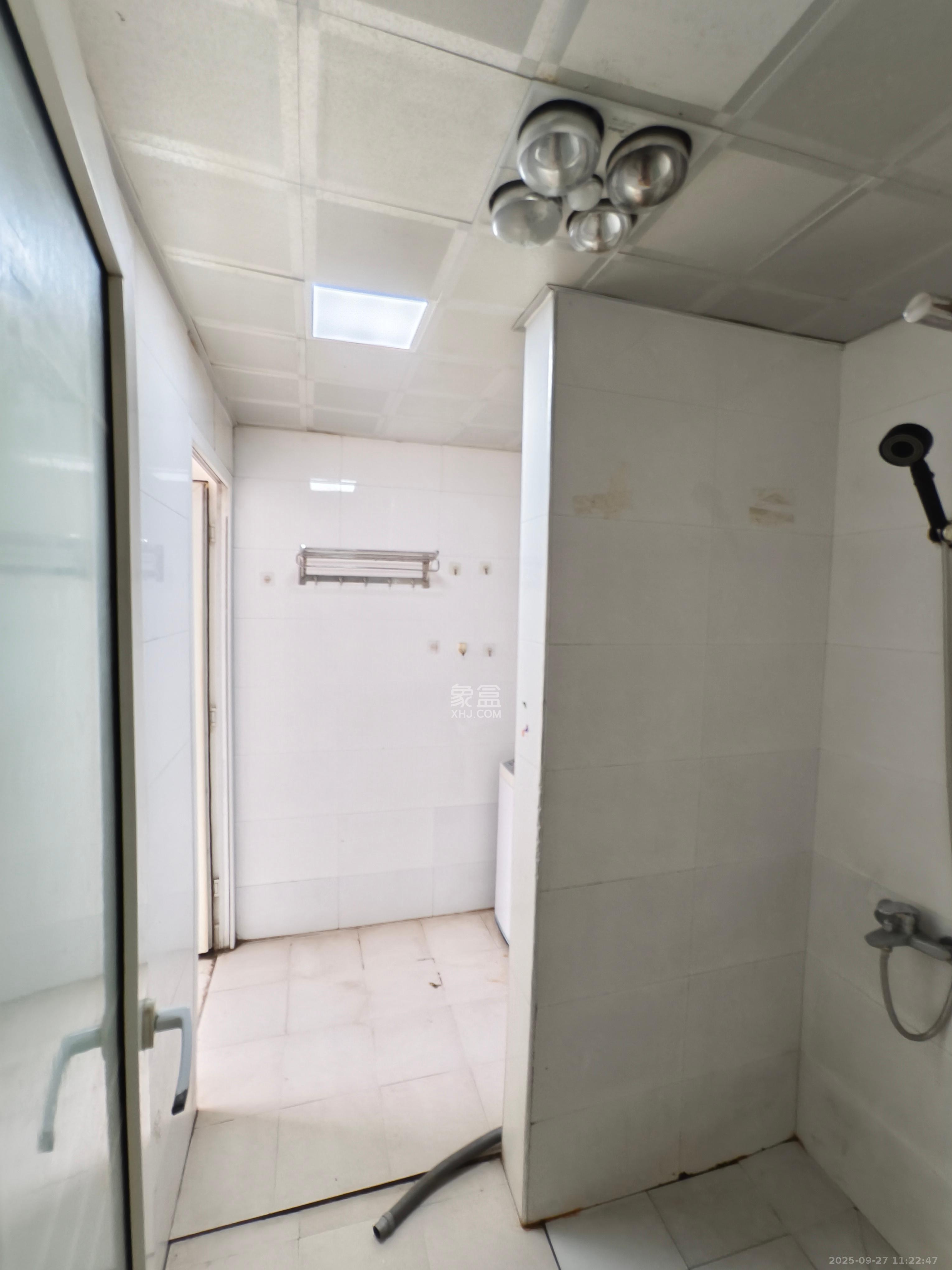 谋房博客(博客天街) 2室2厅1卫 1800.0元/月 谋房博客(博客天街) 2室2厅1卫 1800.0元/月室内图