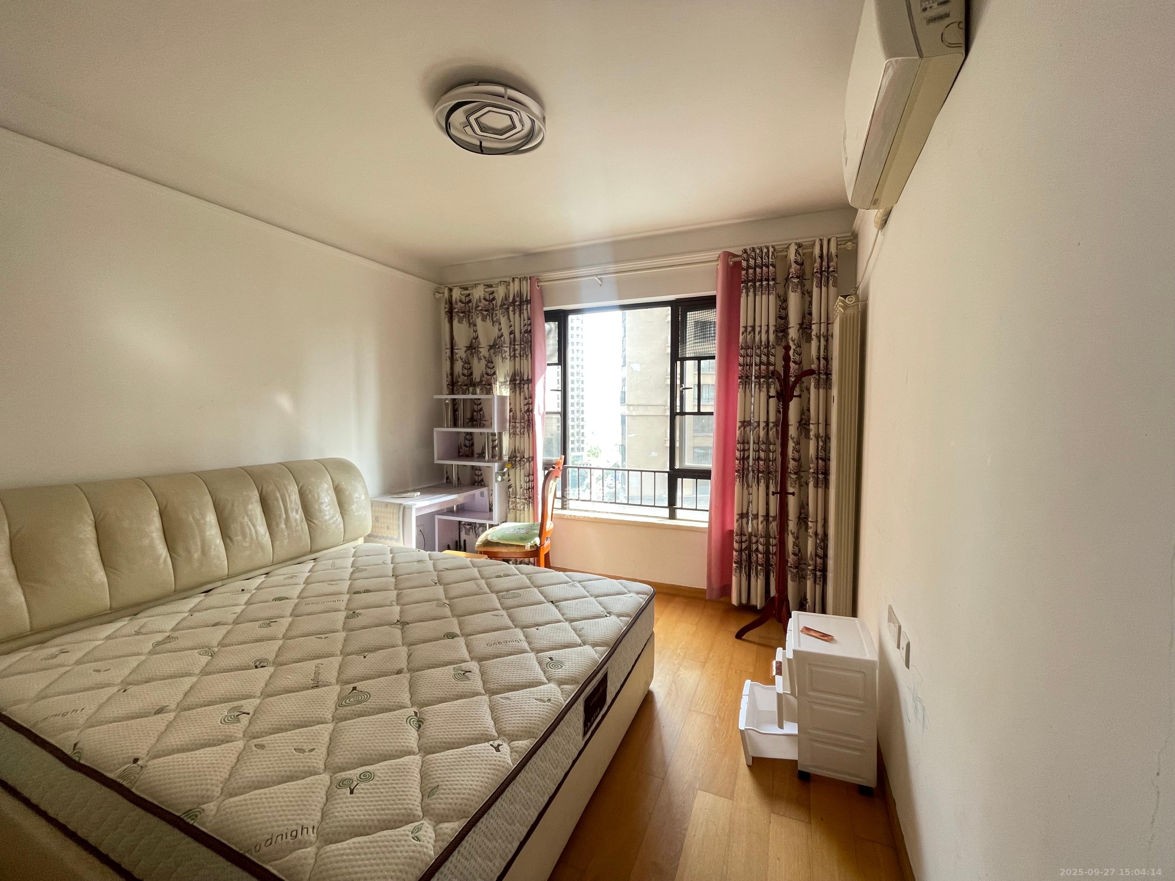 中海国际三期 3室2厅2卫 2200.0元/月 中海国际三期 3室2厅2卫 2200.0元/月室内图