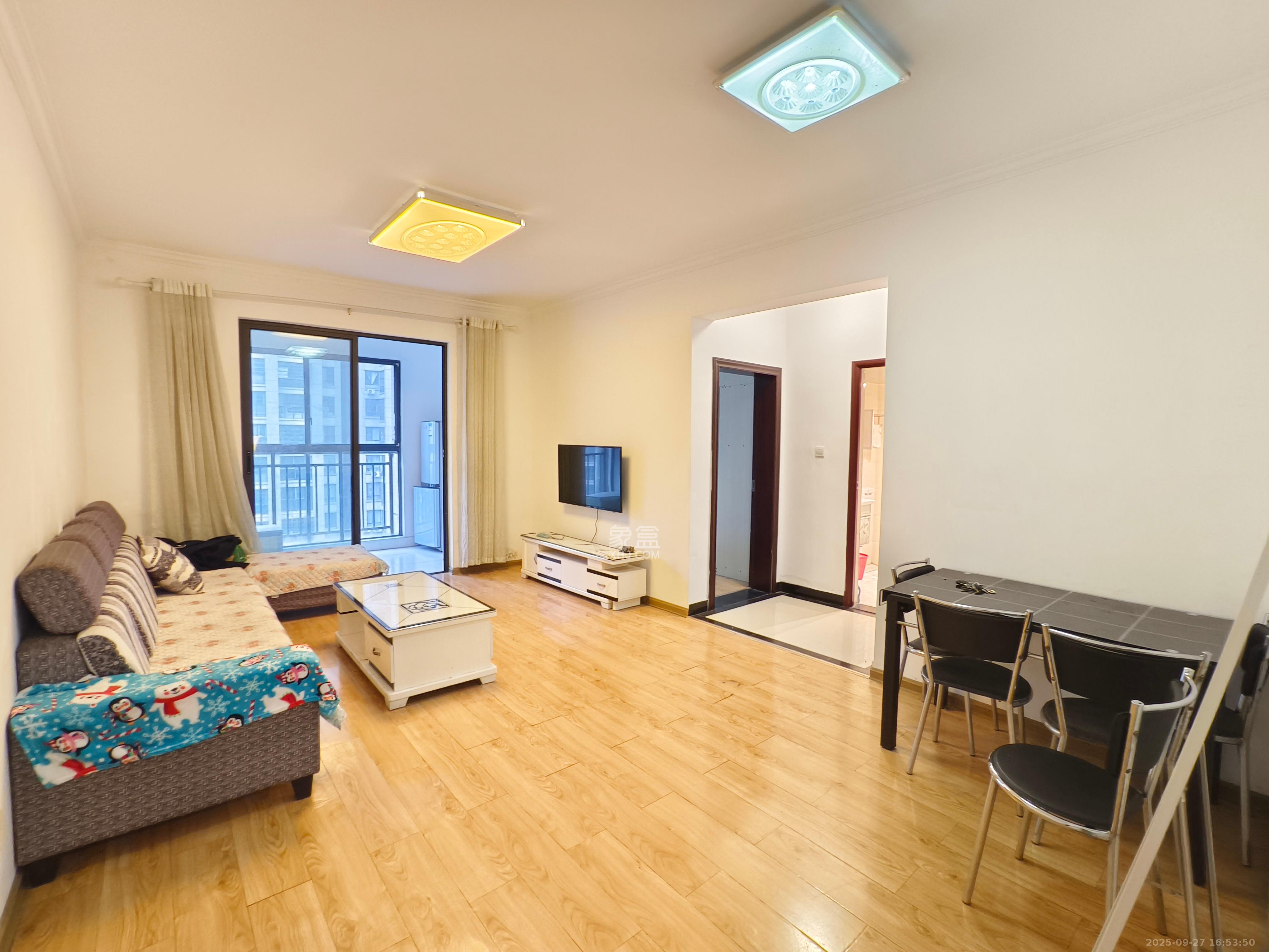 印山蓝色海岸 3室2厅1卫 1900.0元/月 印山蓝色海岸 3室2厅1卫 1900.0元/月室内图