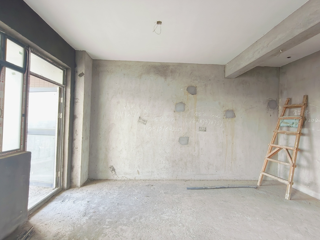 太一御江城  3室2厅2卫    64.8万客厅