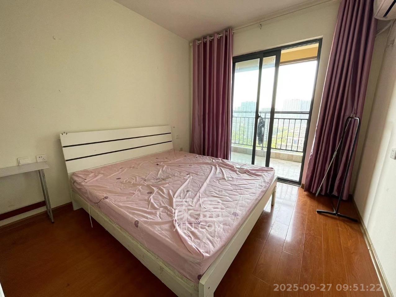 荣盛花语书苑 3室2厅1卫 2400.0元/月 荣盛花语书苑 3室2厅1卫 2400.0元/月室内图