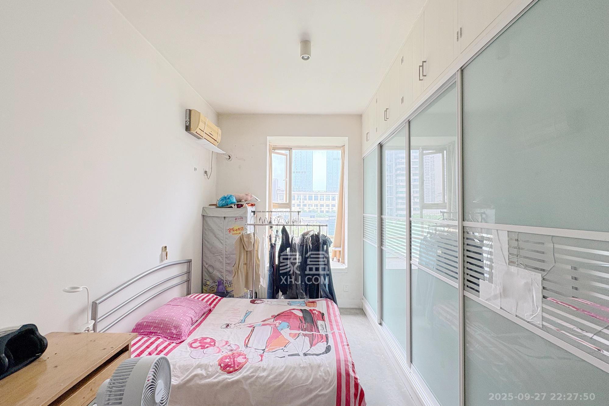 向阳门第 1室1厅1卫 59.8万 向阳门第 1室1厅1卫 59.8万卧室