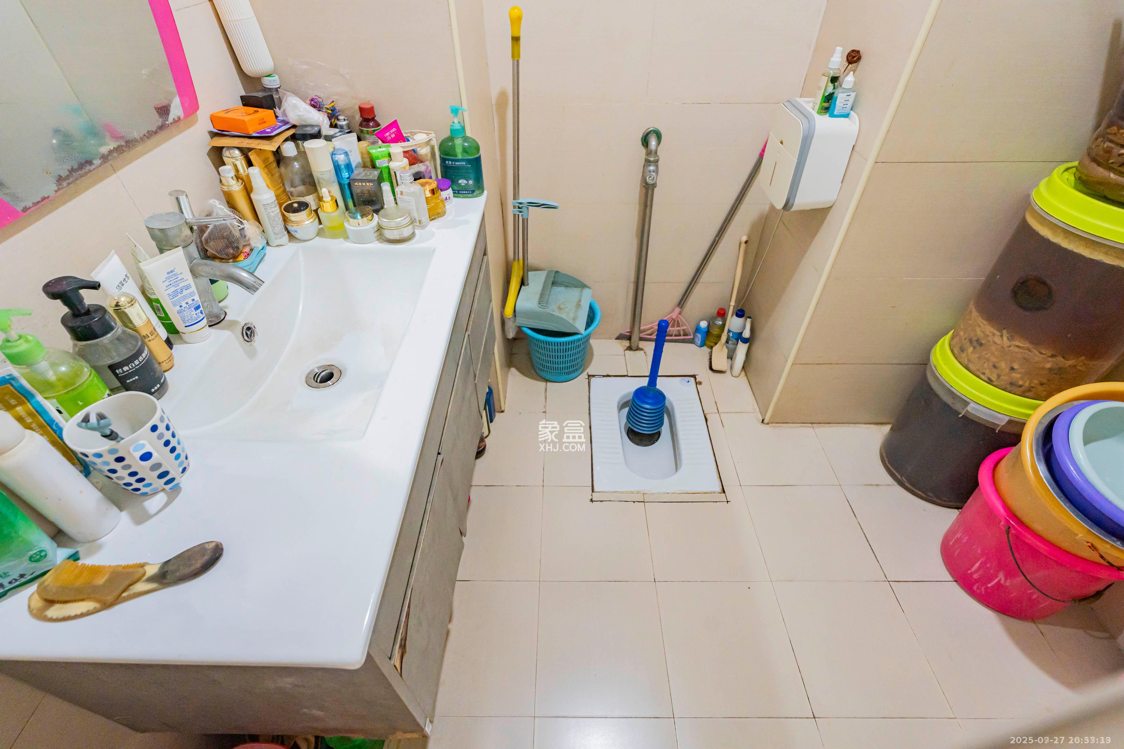 伍家岭生活广场 1室1厅1卫 1300.0元/月 伍家岭生活广场 1室1厅1卫 1300.0元/月室内图