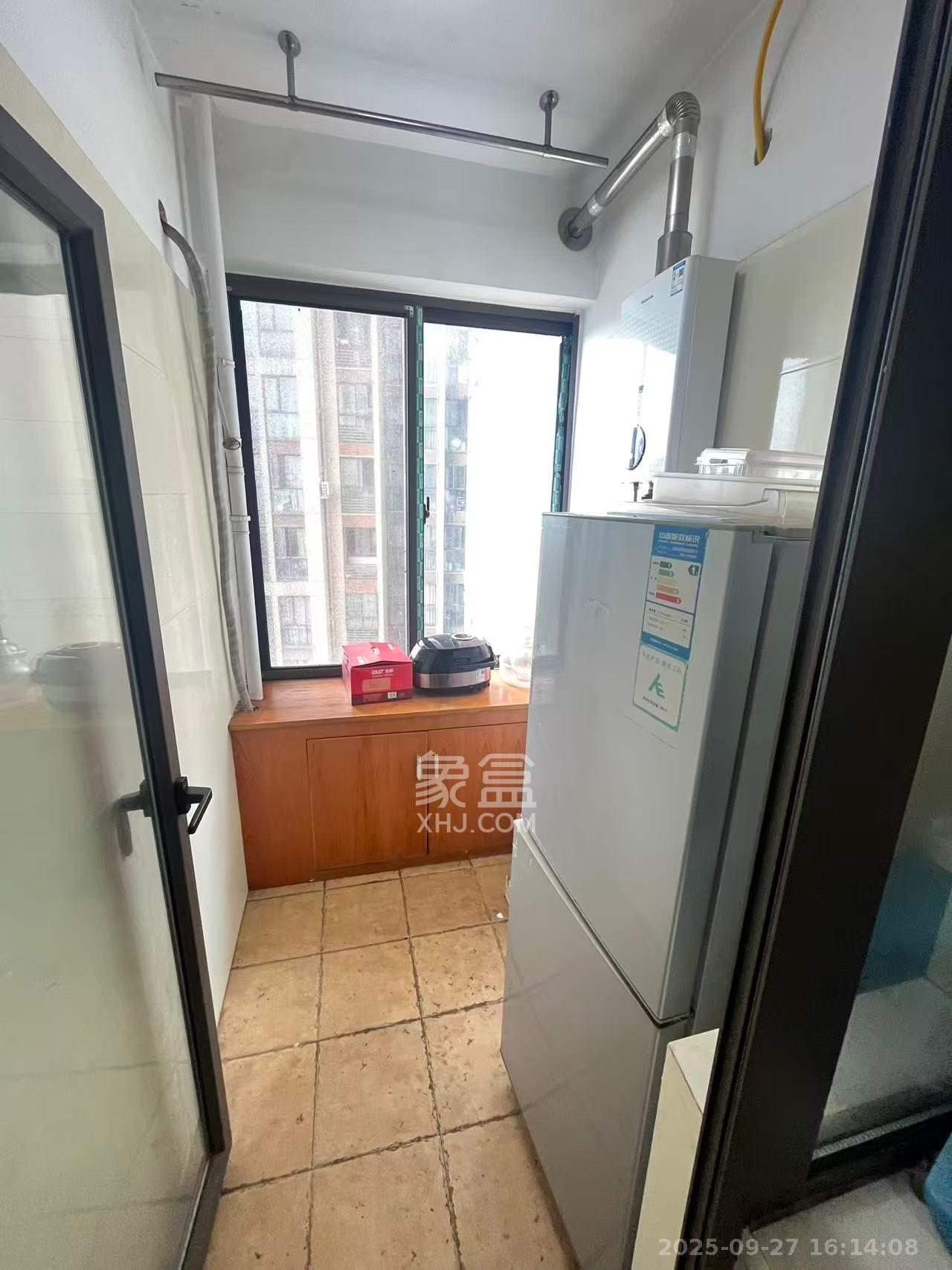 旭辉华庭  3室2厅1卫   1500.00元/月室内图