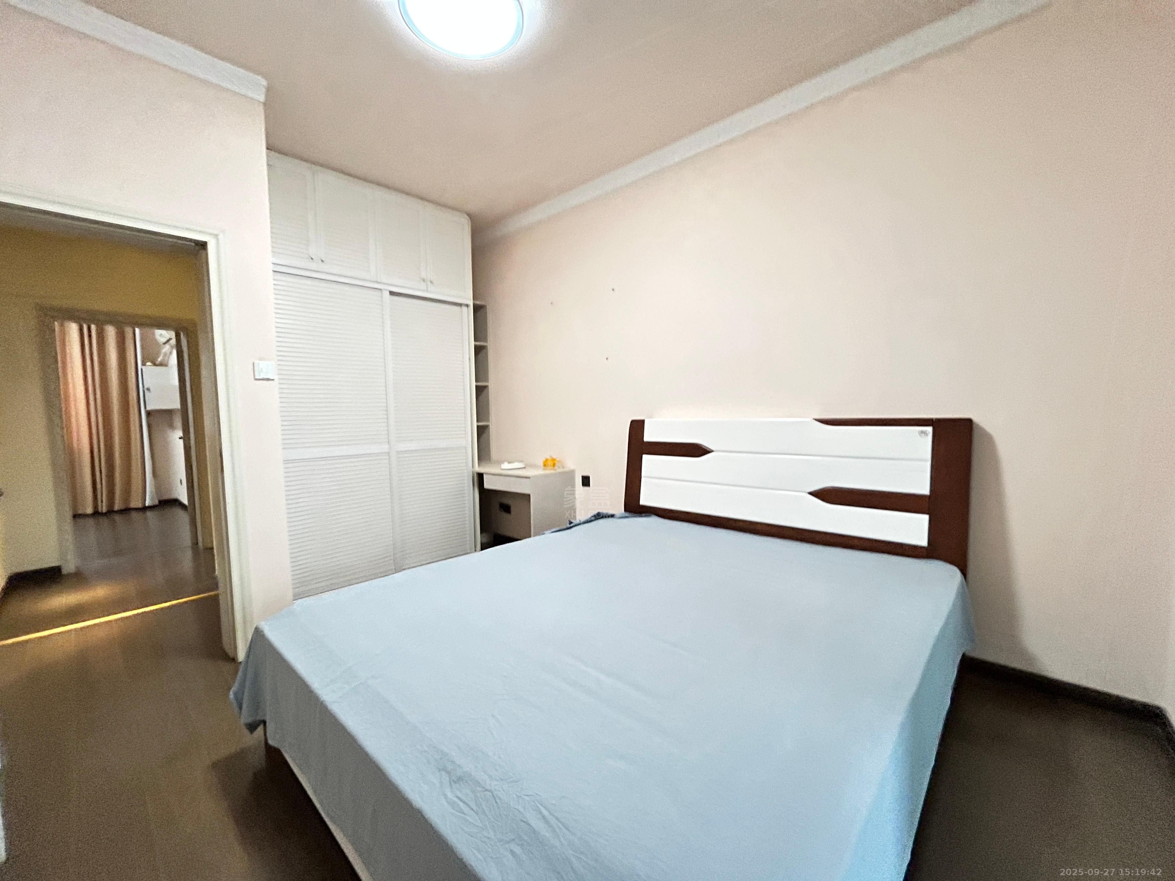 颐景园 3室2厅2卫 1700.0元/月 颐景园 3室2厅2卫 1700.0元/月室内图