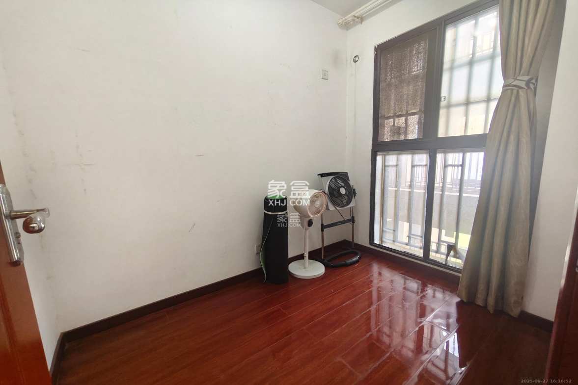 绿地之窗 3室1厅1卫 2000.0元/月 绿地之窗 3室1厅1卫 2000.0元/月室内图