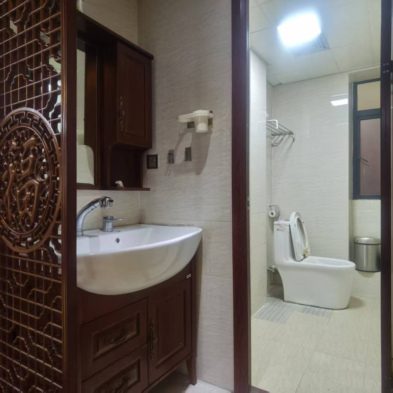 五源河公寓A区 3室2厅2卫 2500.0元/月 五源河公寓A区 3室2厅2卫 2500.0元/月室内图