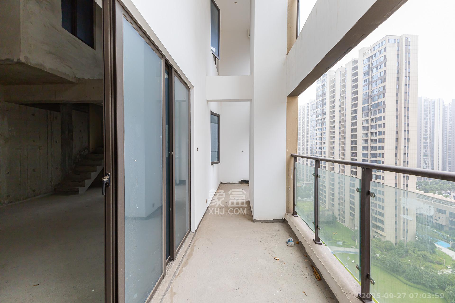 润和湘江天地C区 4室2厅2卫 156.0万 润和湘江天地C区 4室2厅2卫 156.0万阳台