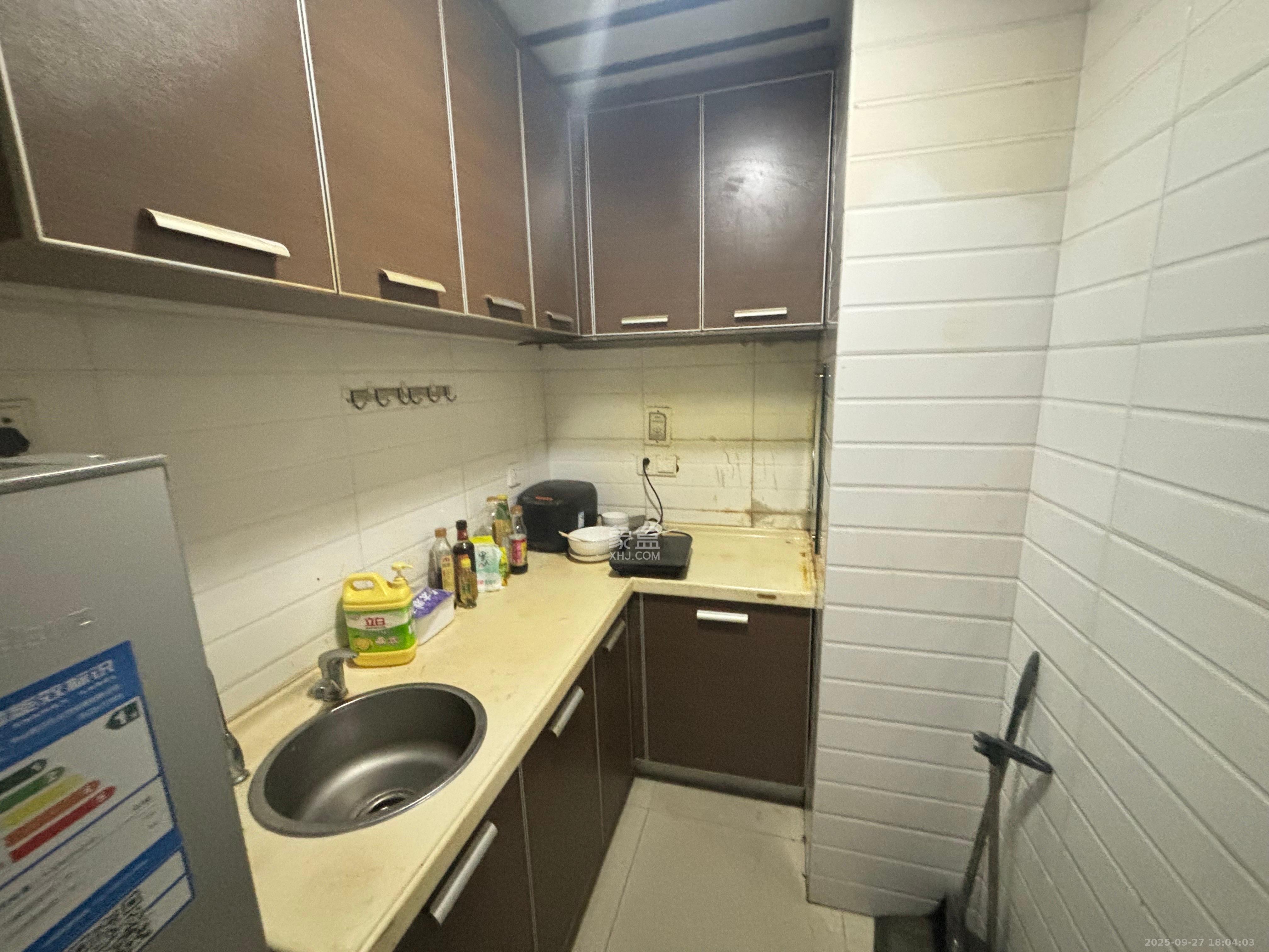 标志商务中心 1室1厅1卫 1500.0元/月 标志商务中心 1室1厅1卫 1500.0元/月室内图