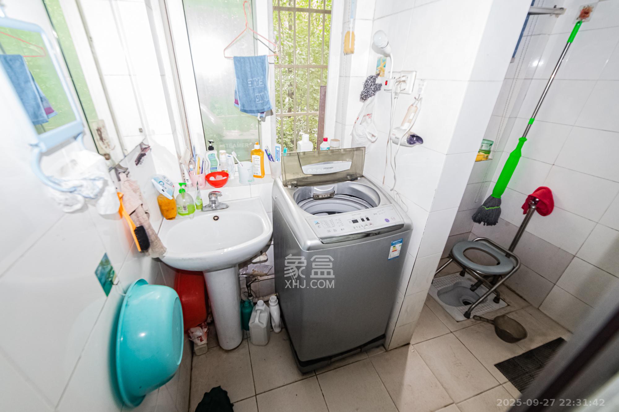 金霞苑 1室1厅1卫 40.0万 金霞苑 1室1厅1卫 40.0万卫生间