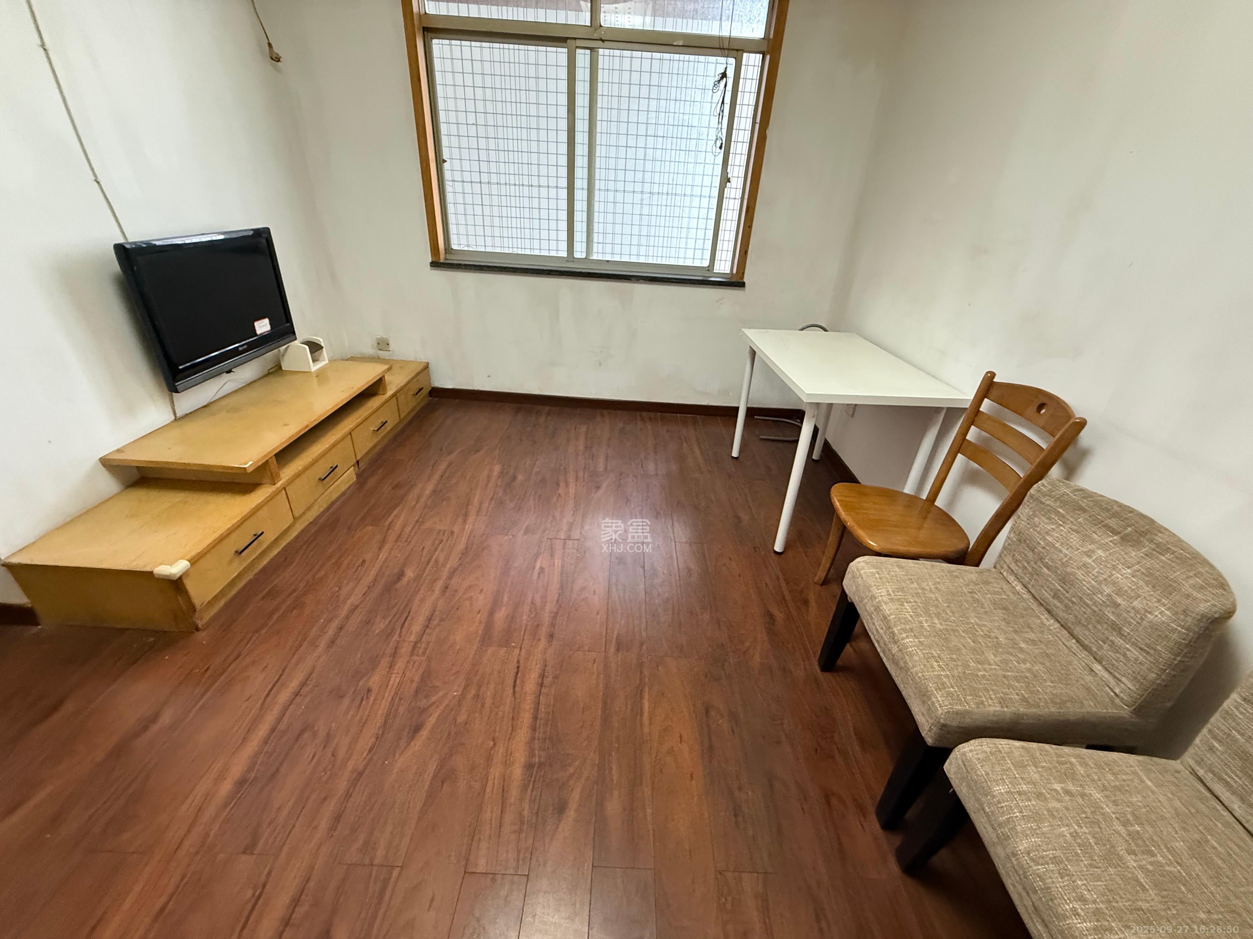 东方新世界  2室2厅1卫    1900.0元/月室内图