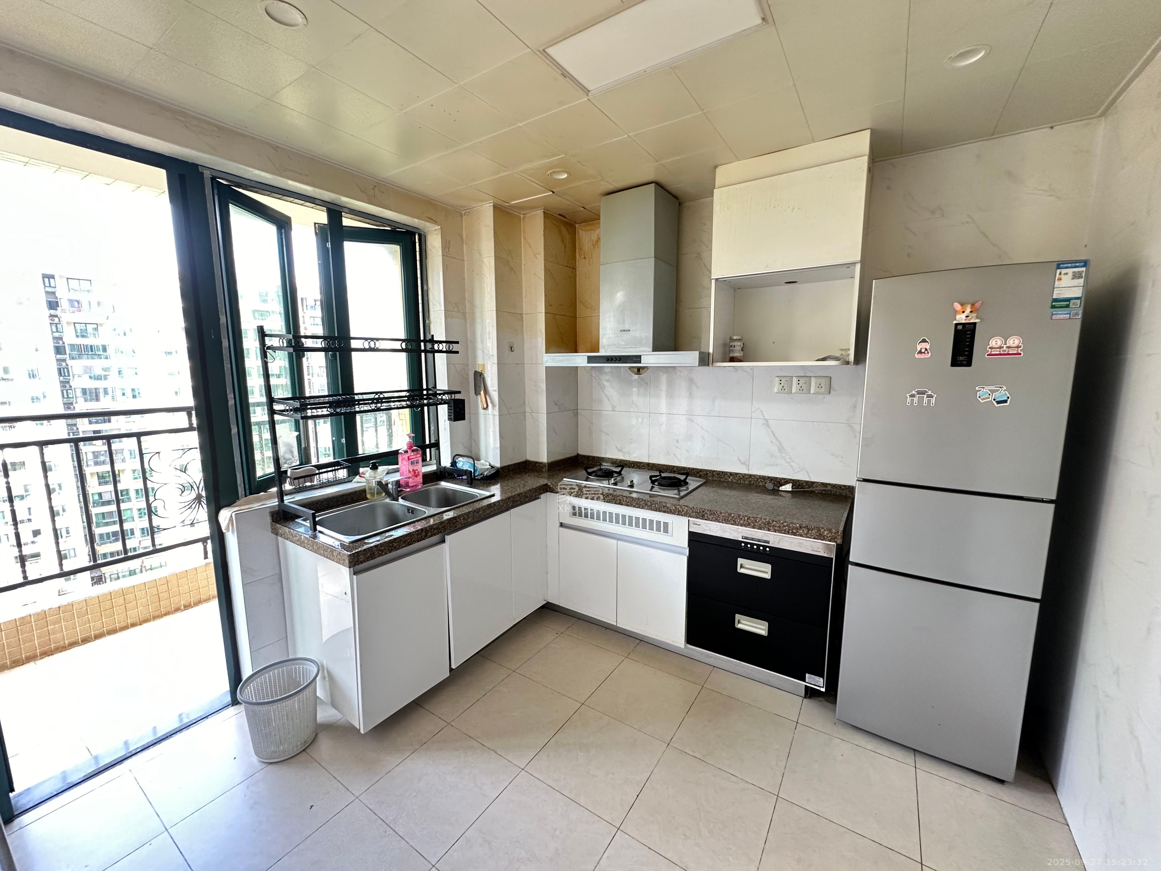 恒大雅苑  3室2厅2卫    2800.0元/月室内图