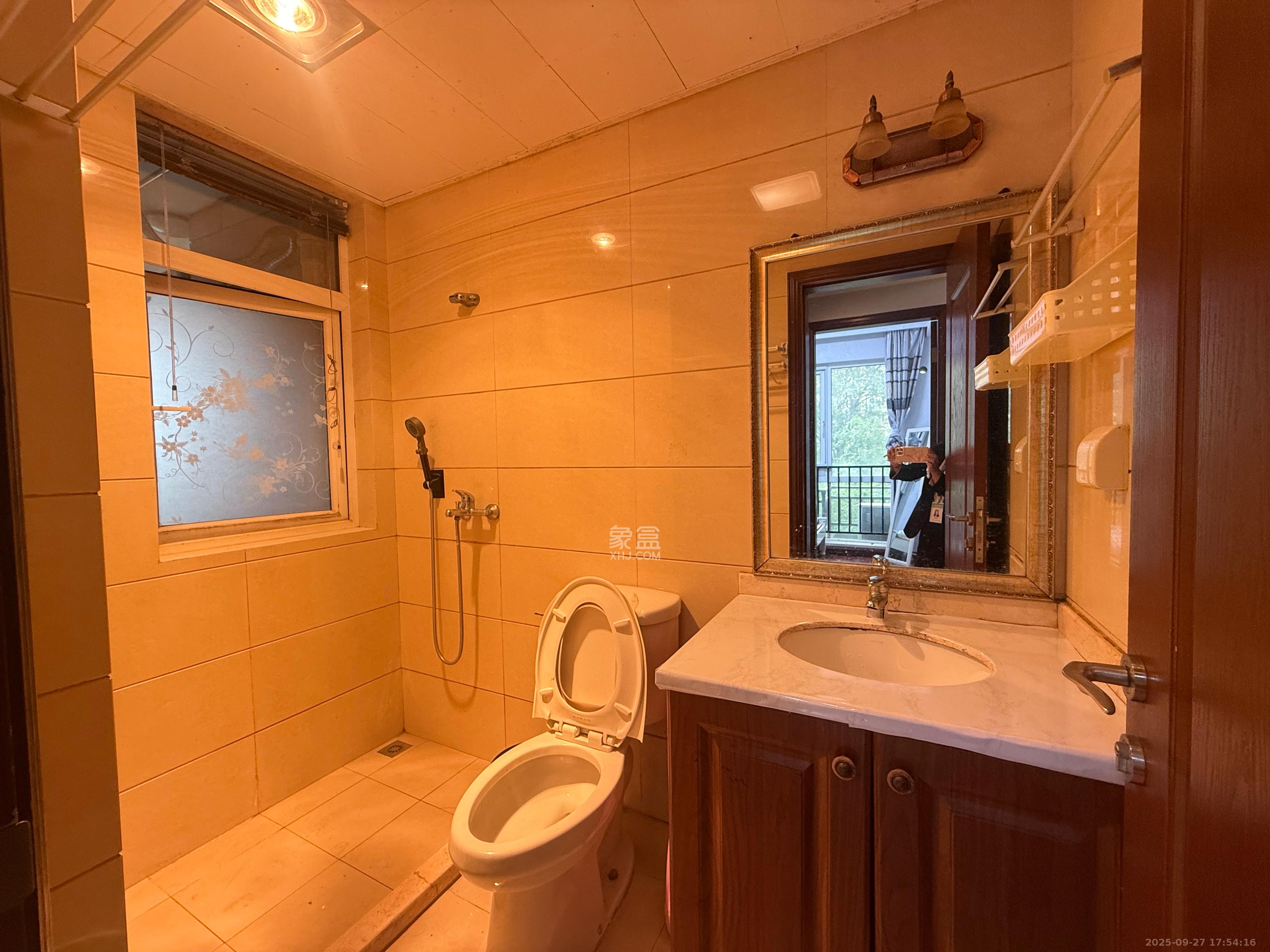 郡原居里 2室2厅1卫 1500.0元/月 郡原居里 2室2厅1卫 1500.0元/月室内图