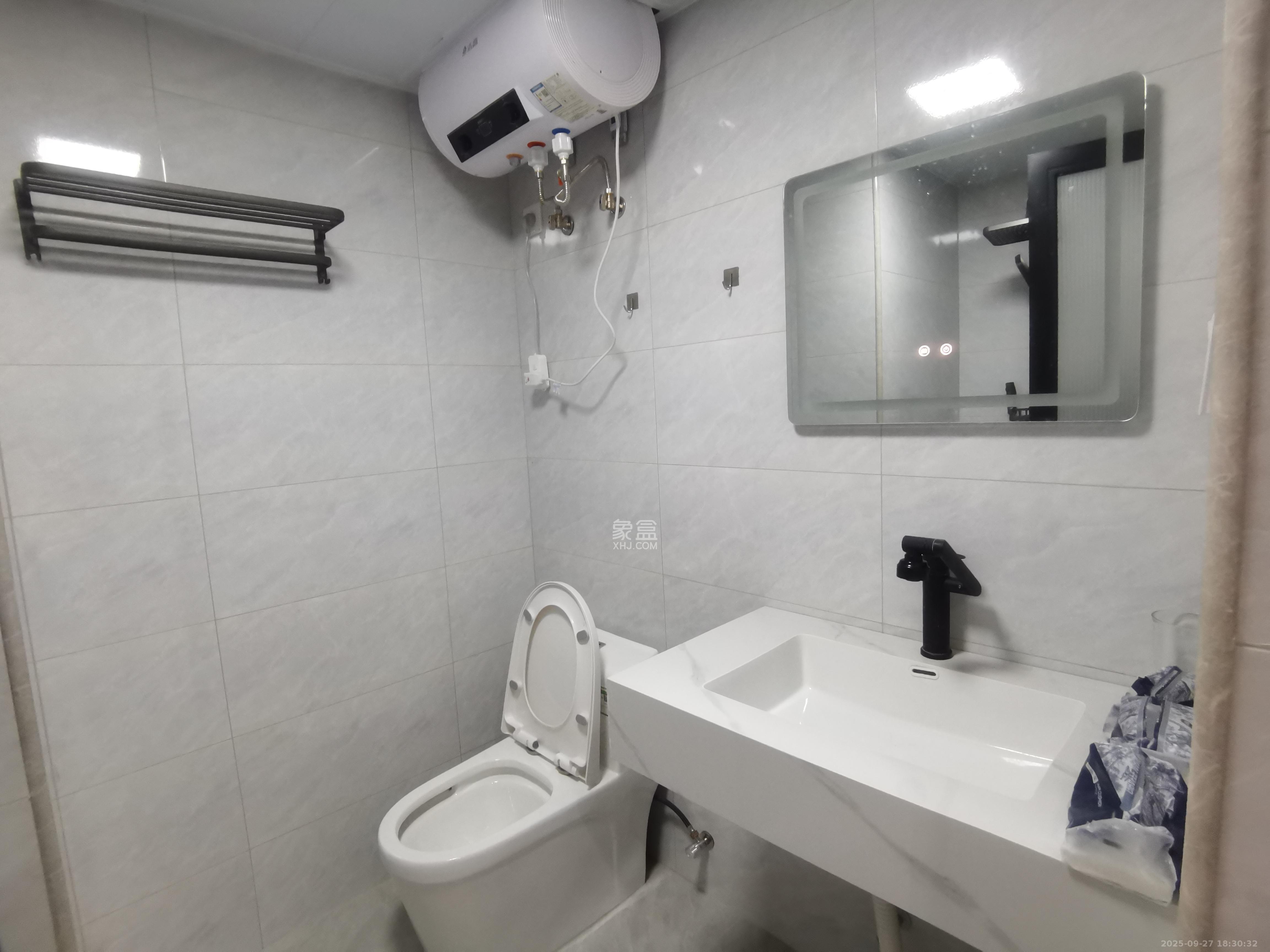 华润置地中心 1室1厅1卫 1800.0元/月 华润置地中心 1室1厅1卫 1800.0元/月室内图