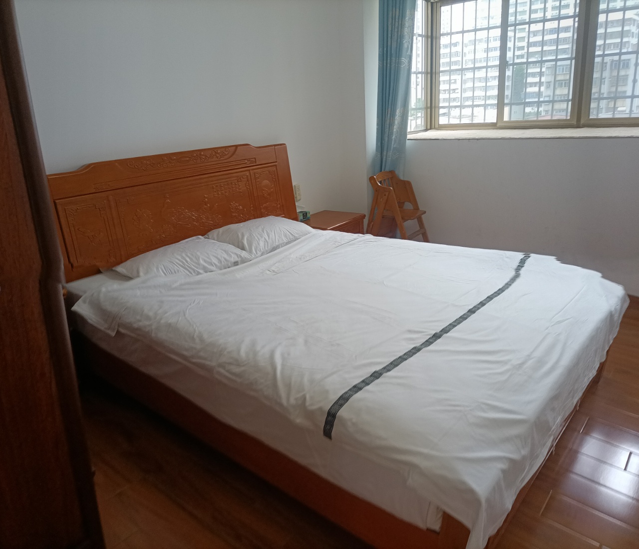 华洋公寓 3室2厅2卫 2600.0元/月 华洋公寓 3室2厅2卫 2600.0元/月室内图