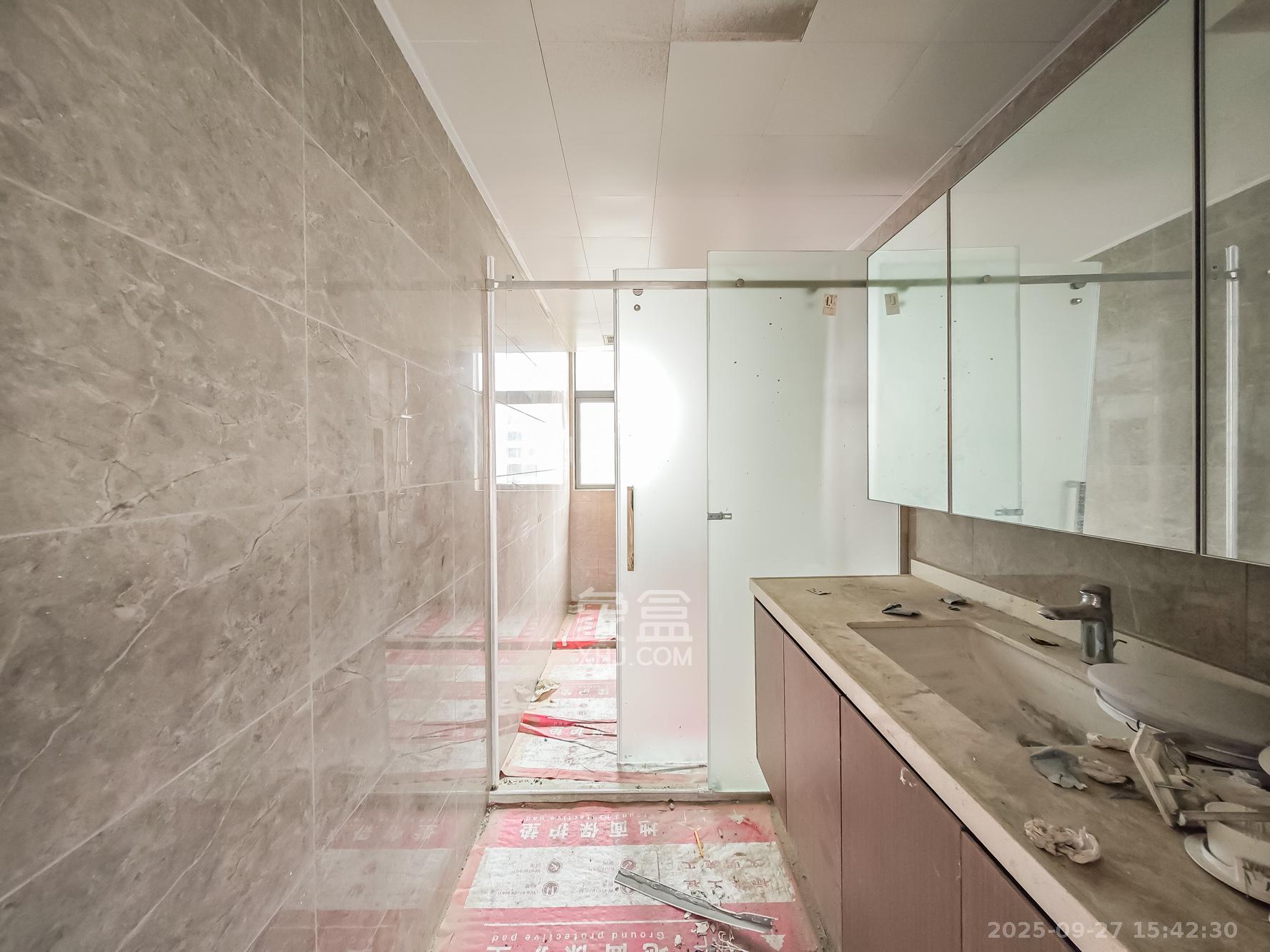 长沙万境潇湘 1室2厅3卫 280.0万 长沙万境潇湘 1室2厅3卫 280.0万卫生间