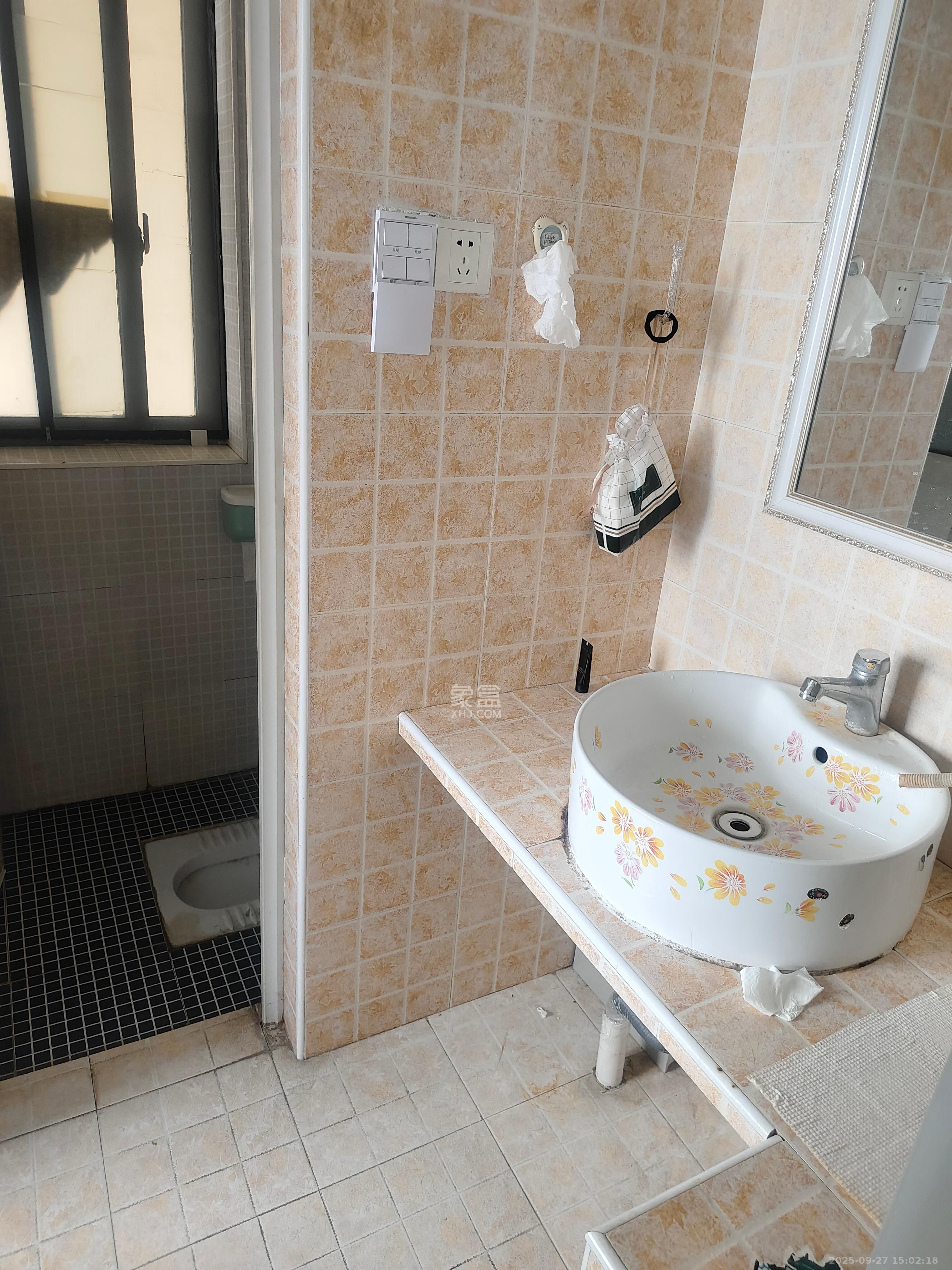 上海城小区  1室1厅1卫   1500.00元/月室内图