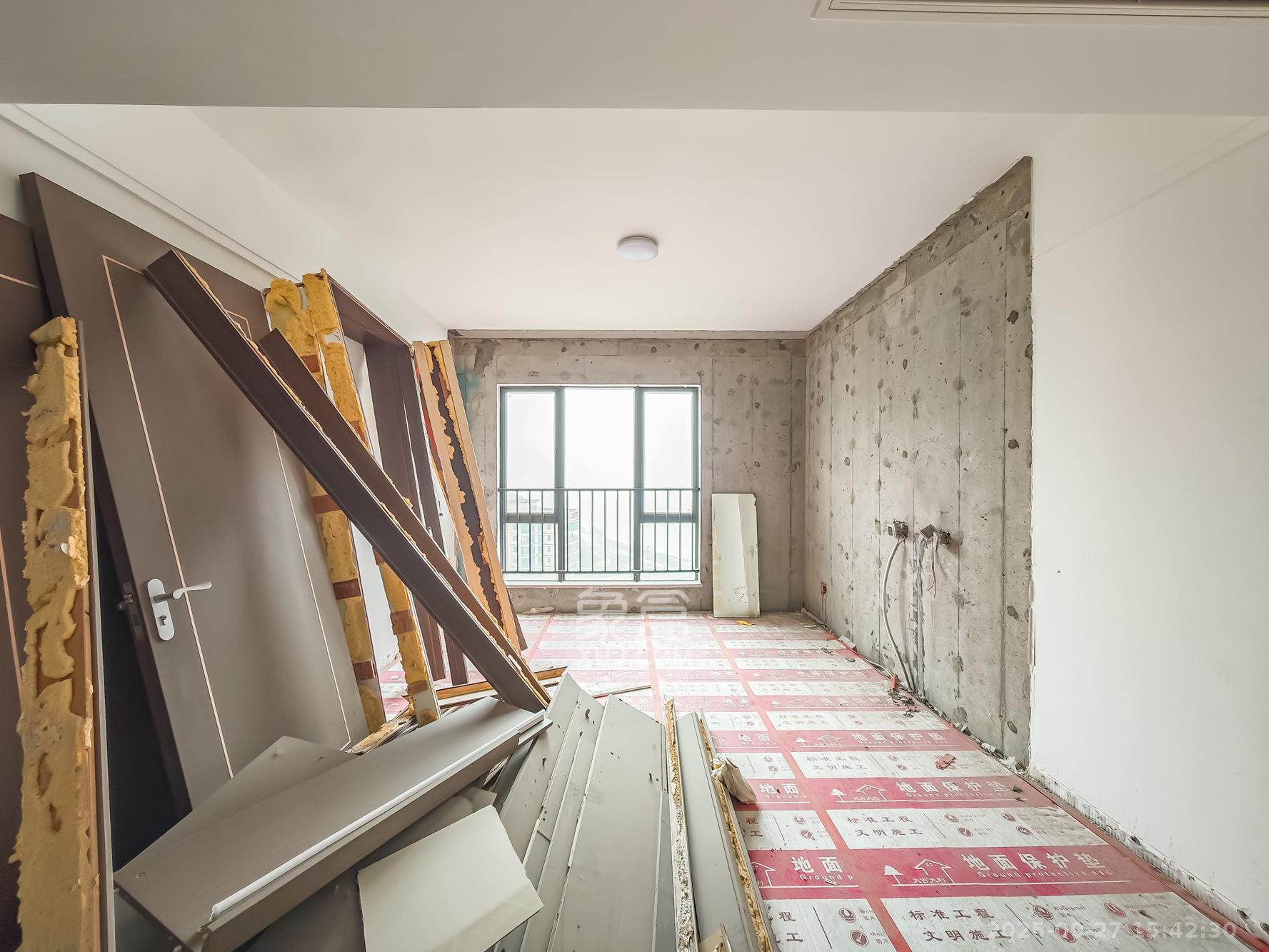 长沙万境潇湘  1室2厅3卫    280.0万卧室